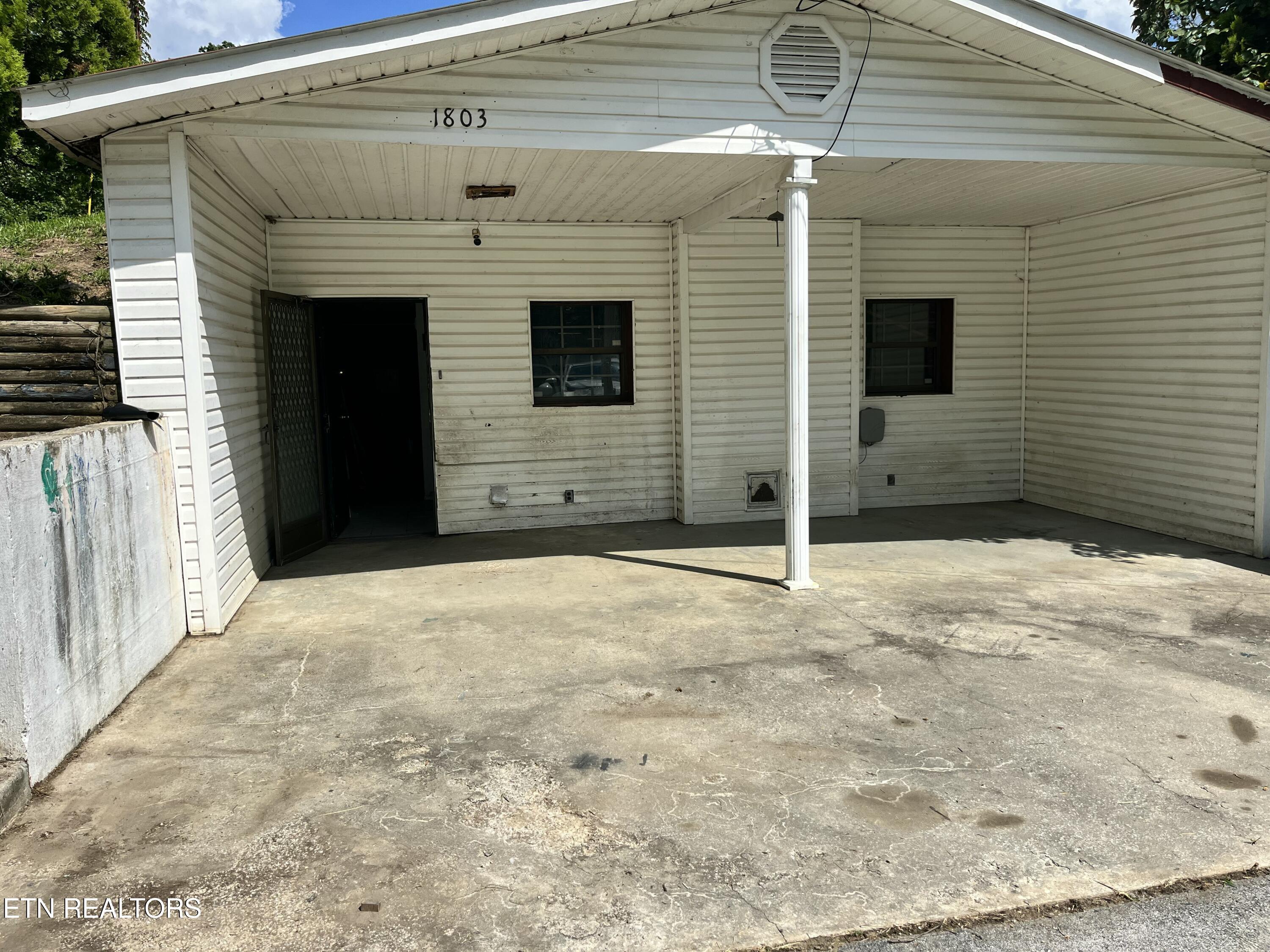 1803 Mountain View Road Robbins TN 37852