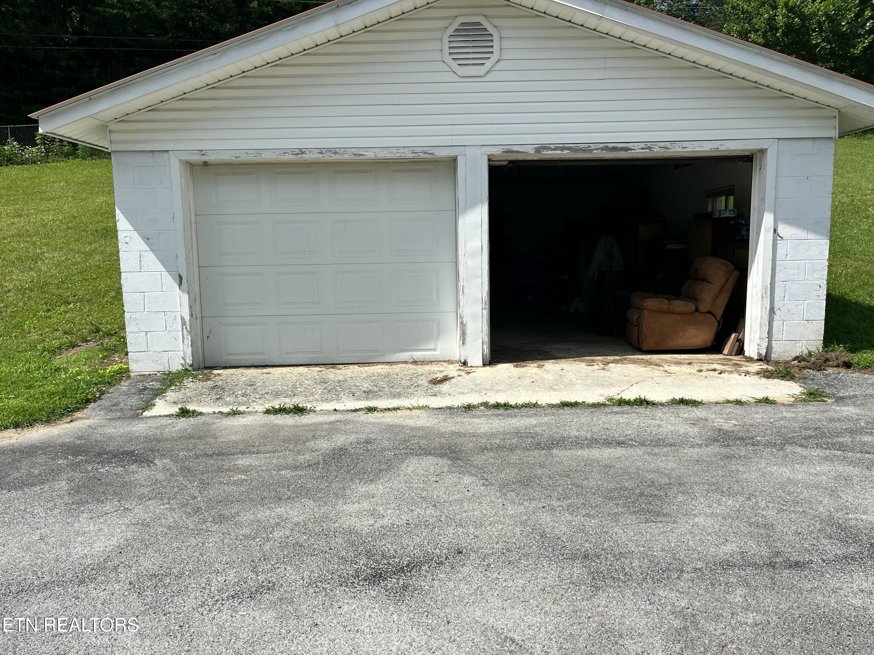 1803 Mountain View Road Robbins TN 37852
