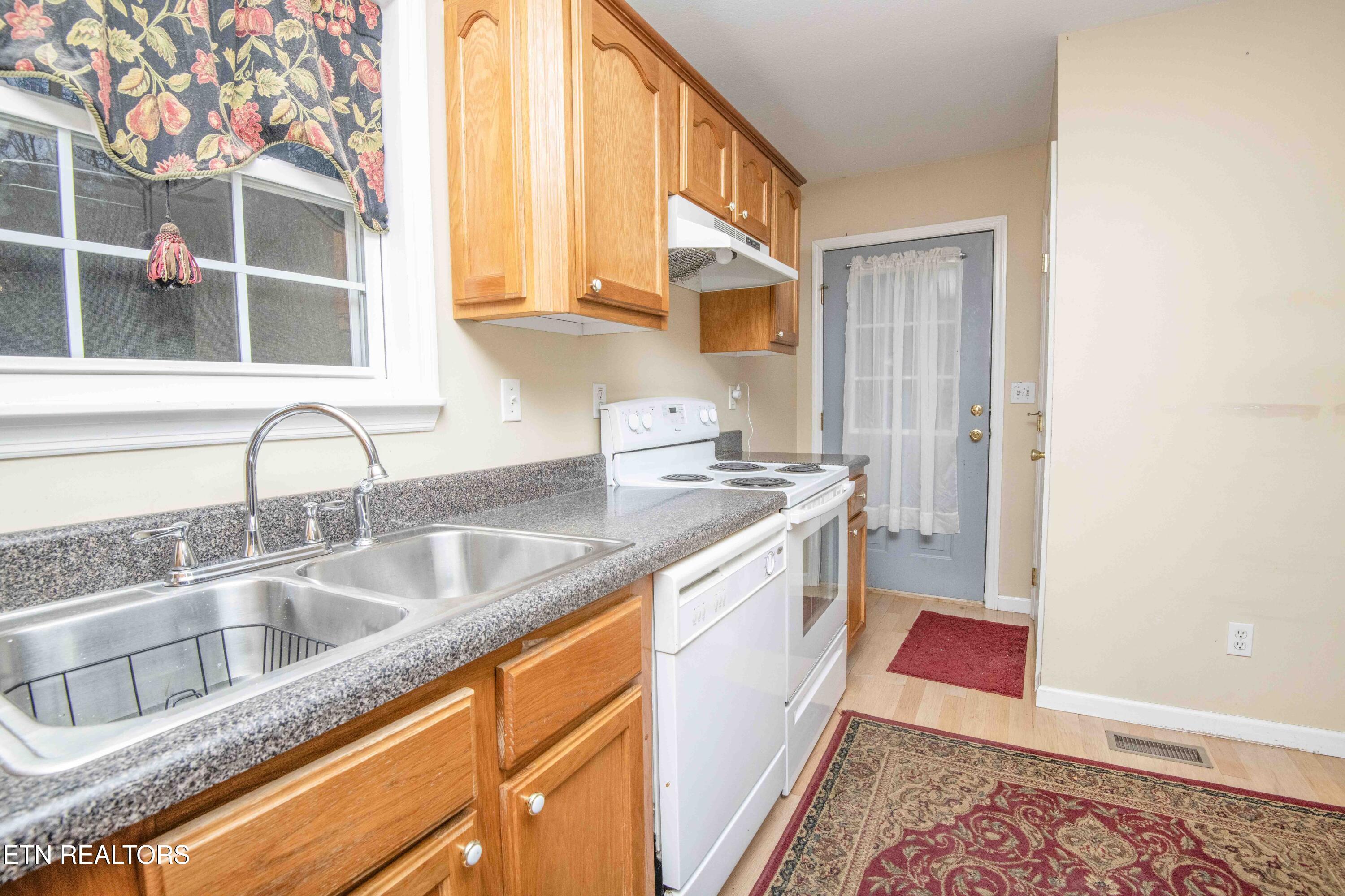 211 Peanut Lane New Tazewell TN 37825