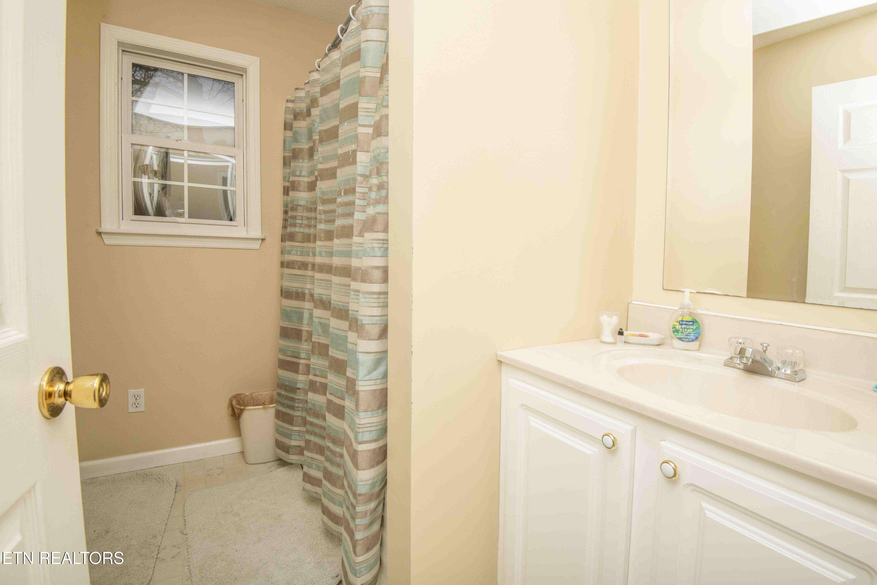 211 Peanut Lane New Tazewell TN 37825