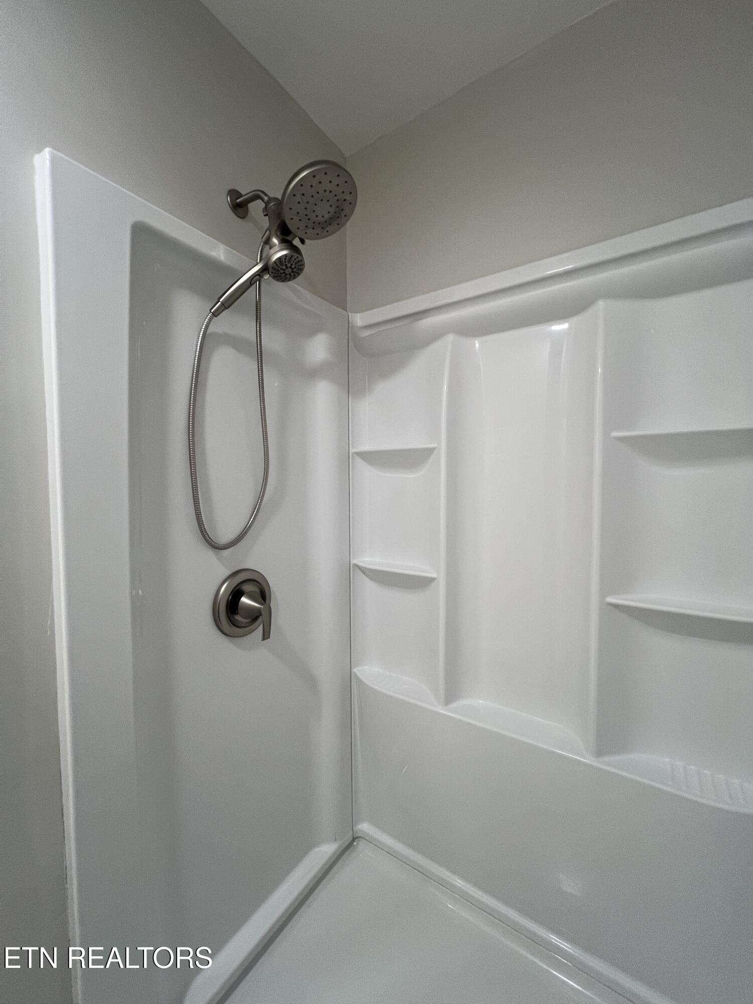 311 Jane Way Lane Jacksboro TN 37757