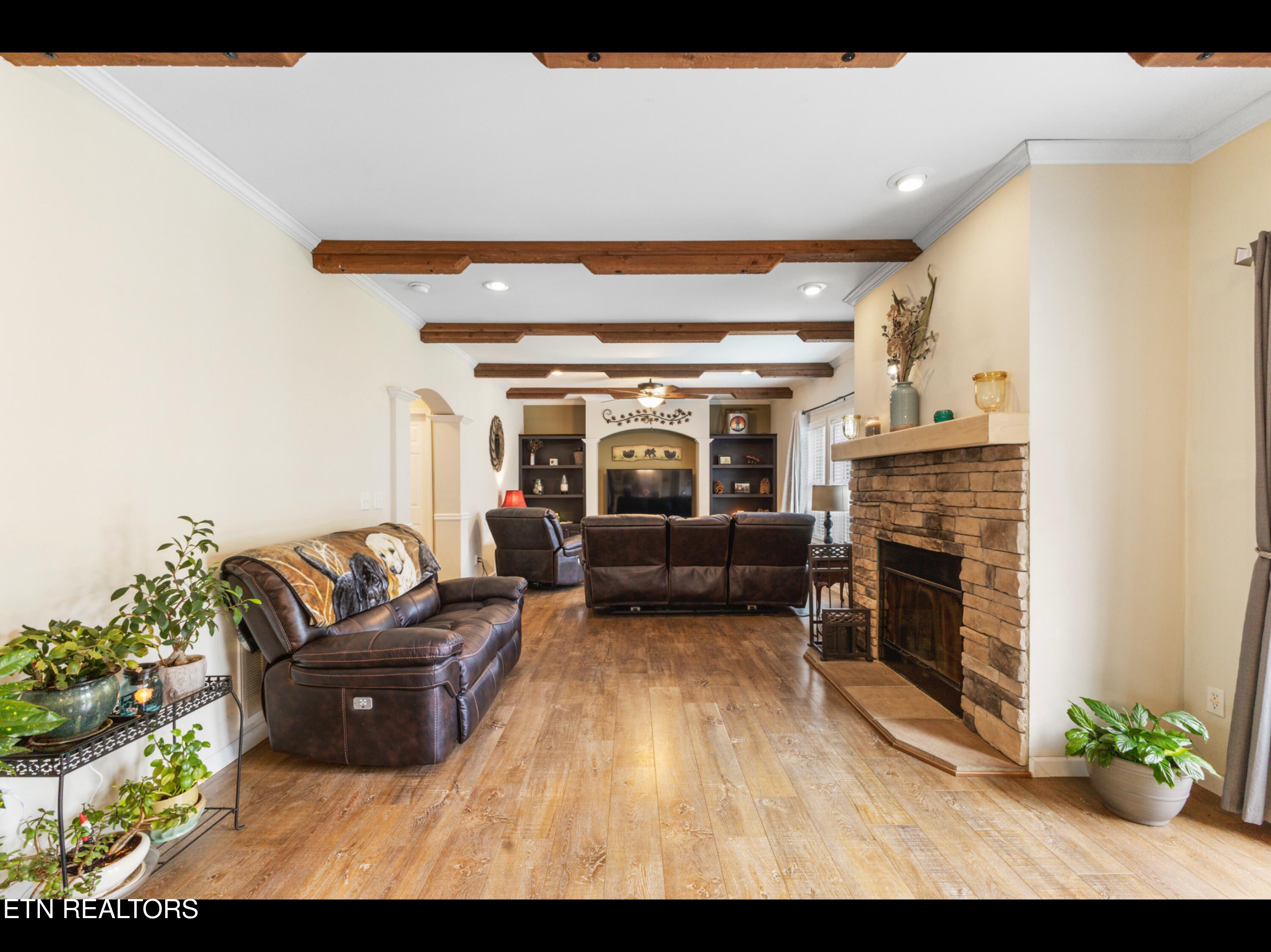 318 Deer Trail Drive Dandridge TN 37725