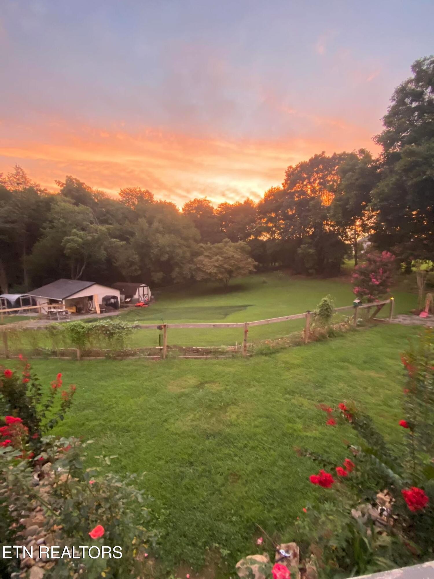 318 Deer Trail Drive Dandridge TN 37725