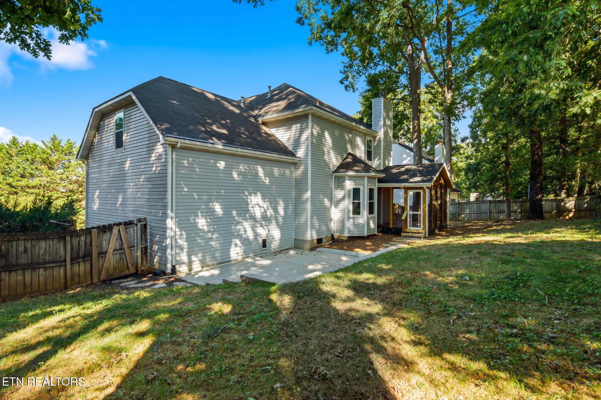 1516 Heritage Oaks Way Knoxville TN 37923