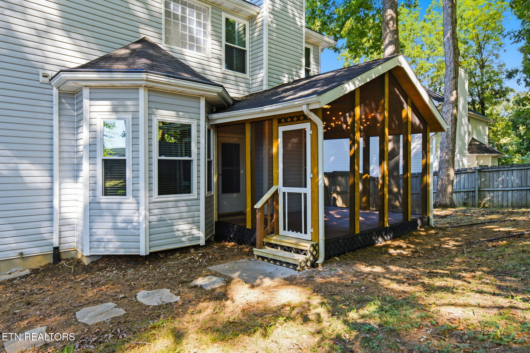 1516 Heritage Oaks Way Knoxville TN 37923