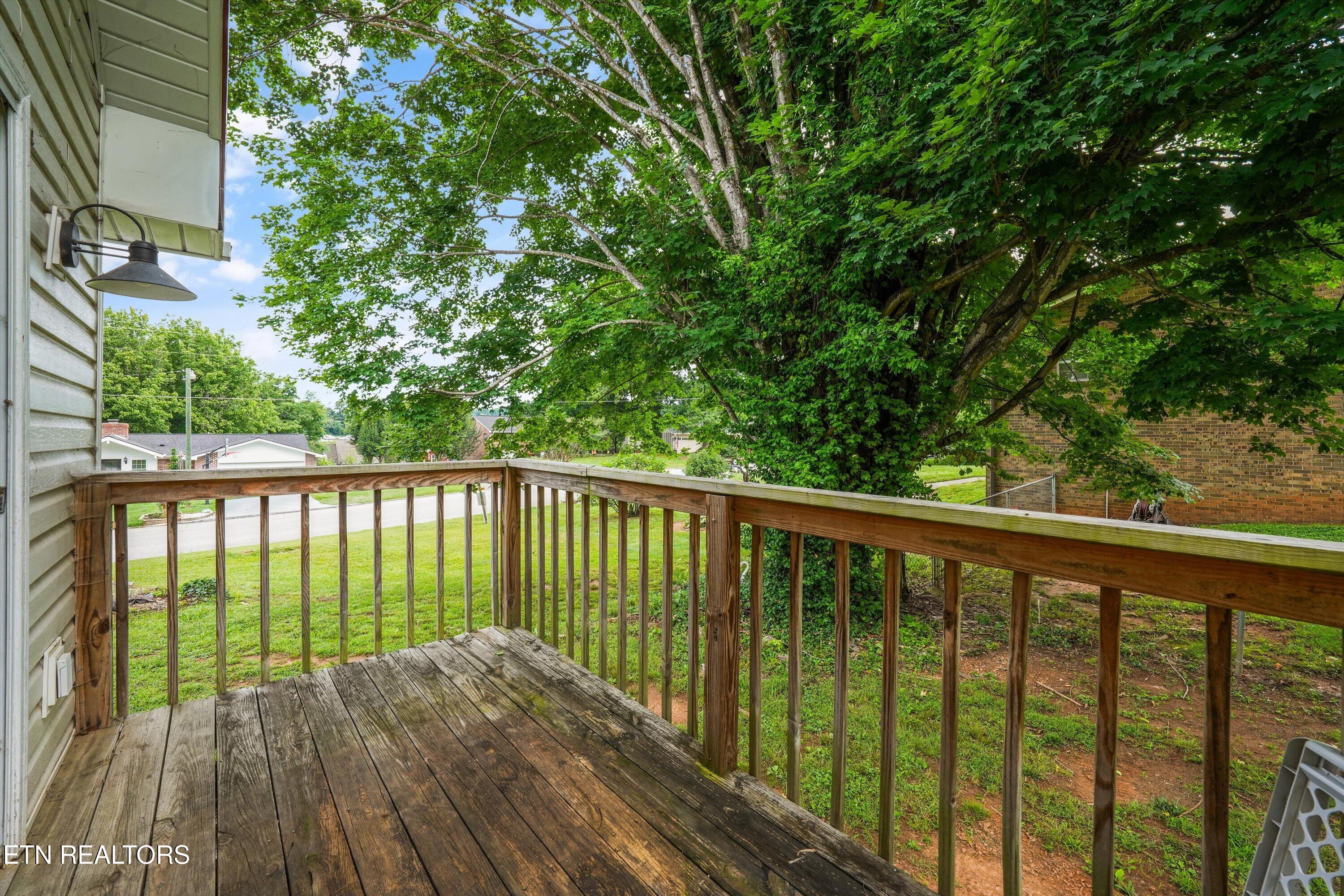2527 Robinson Drive Louisville TN 37777