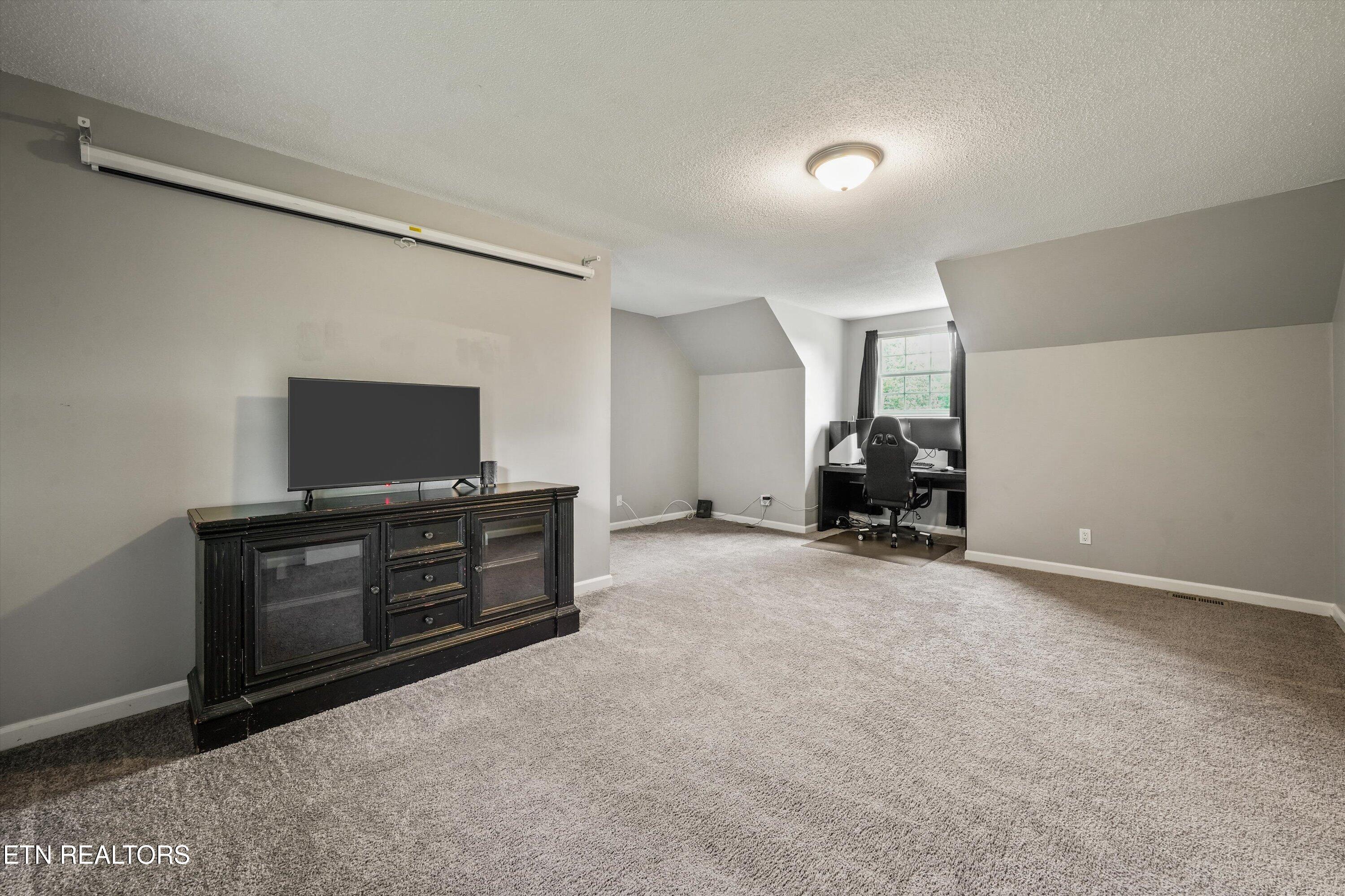 2527 Robinson Drive Louisville TN 37777