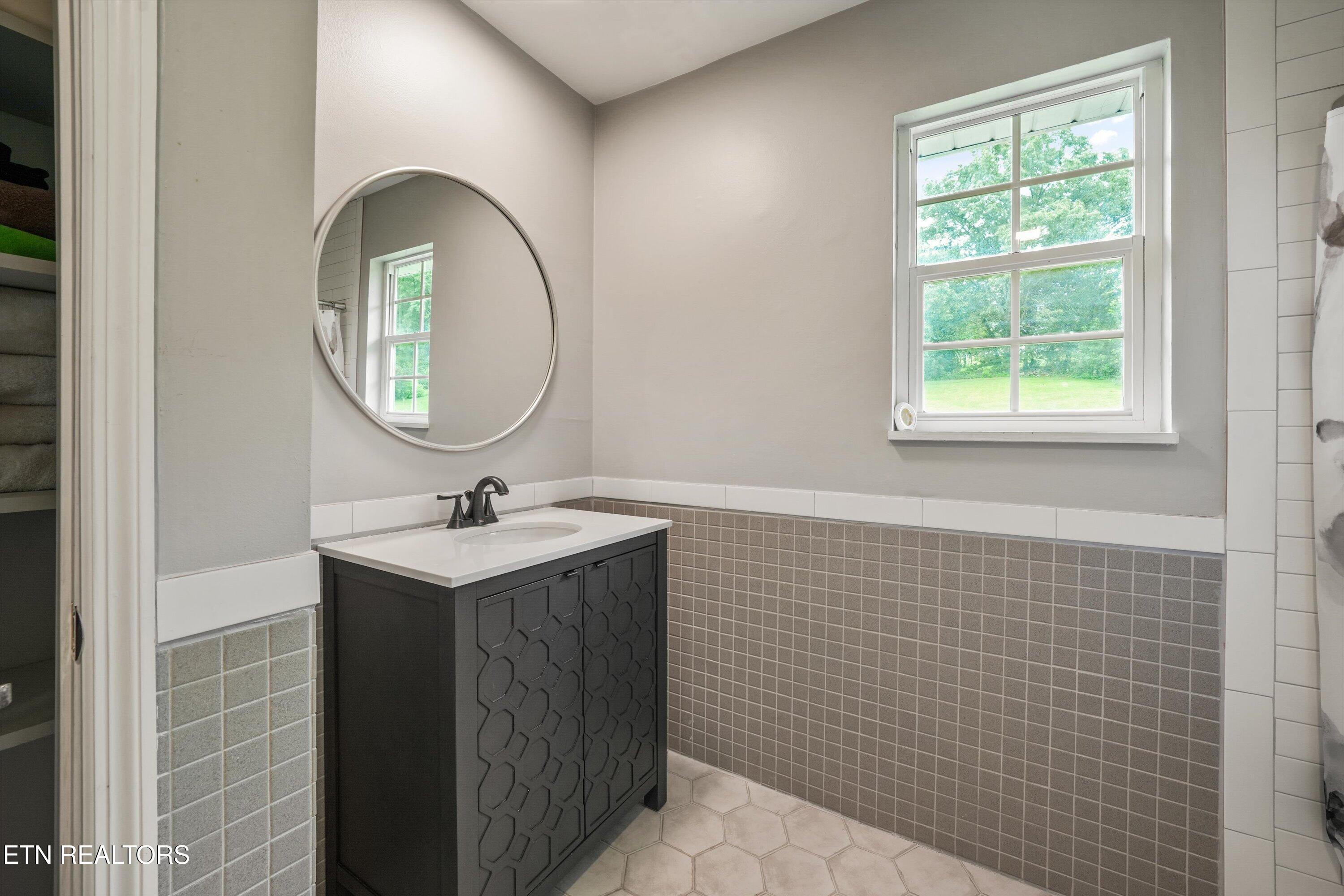 2527 Robinson Drive Louisville TN 37777