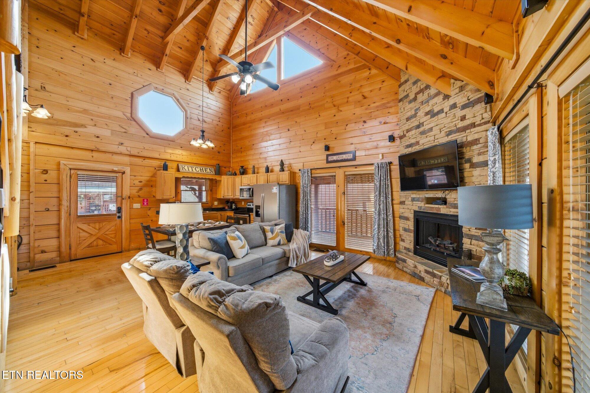 1959 Cougar Crossing Way Sevierville TN 37876