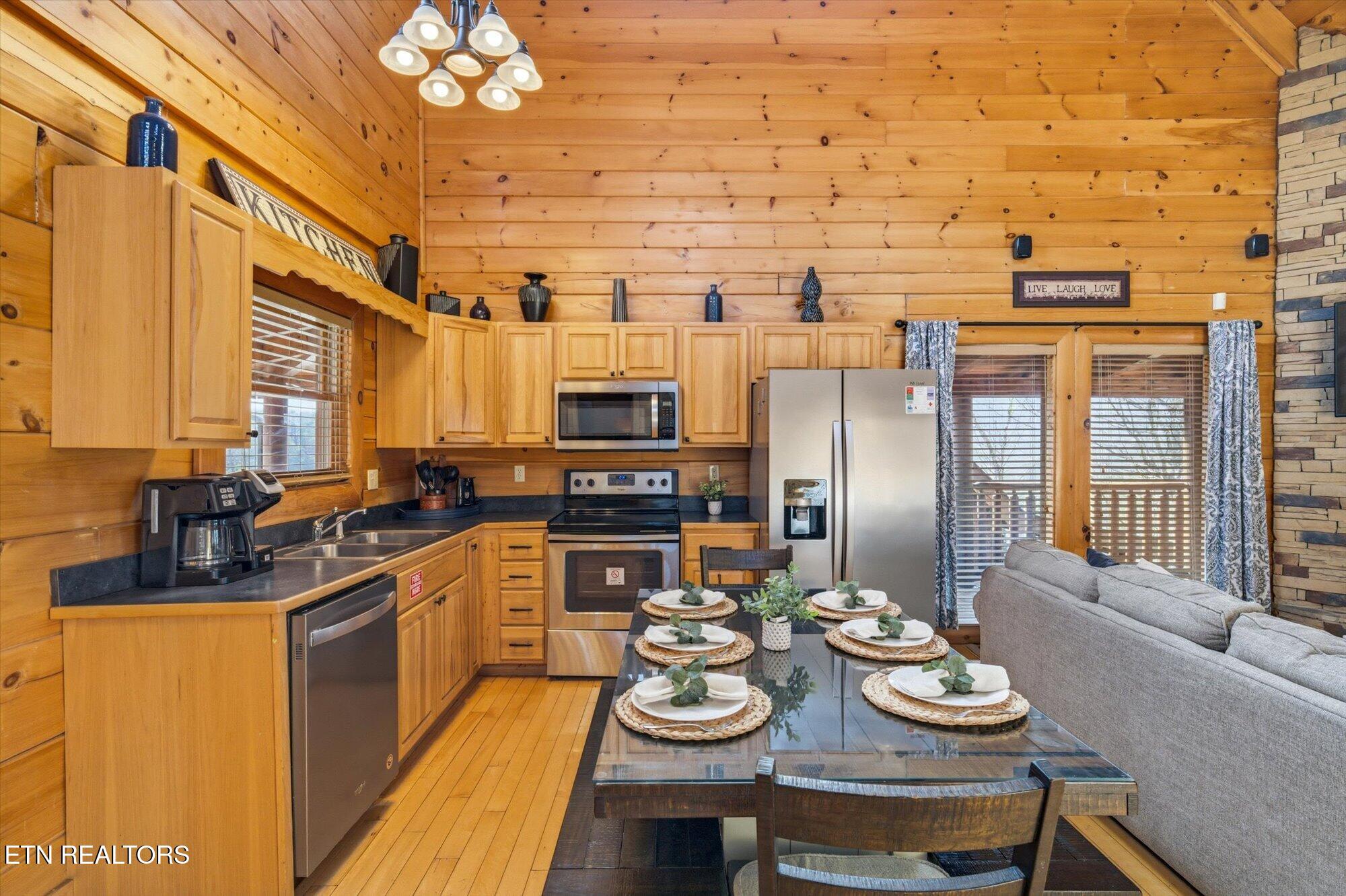 1959 Cougar Crossing Way Sevierville TN 37876