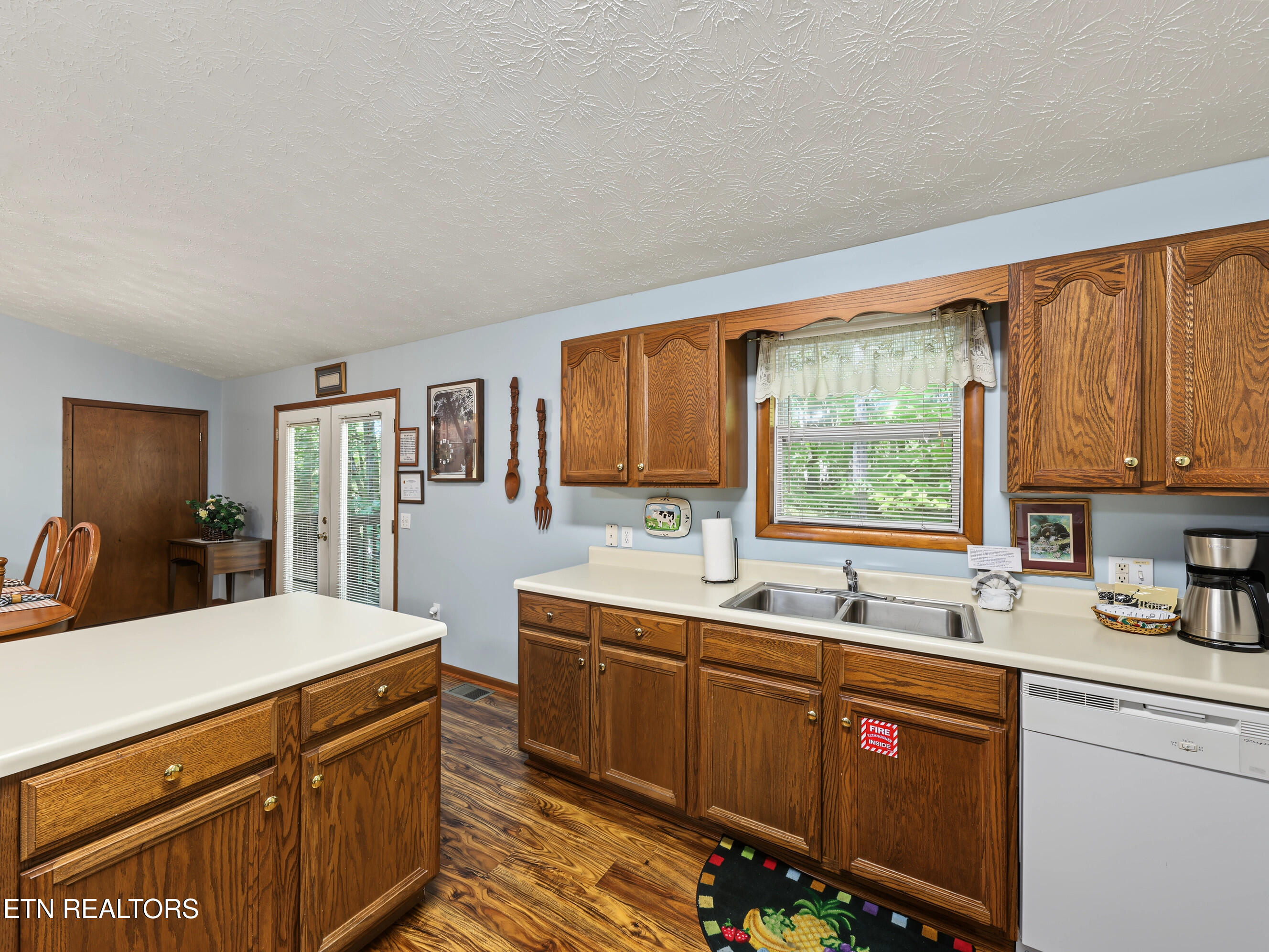 1533 Honey Bee Cove Way Pigeon Forge TN 37863