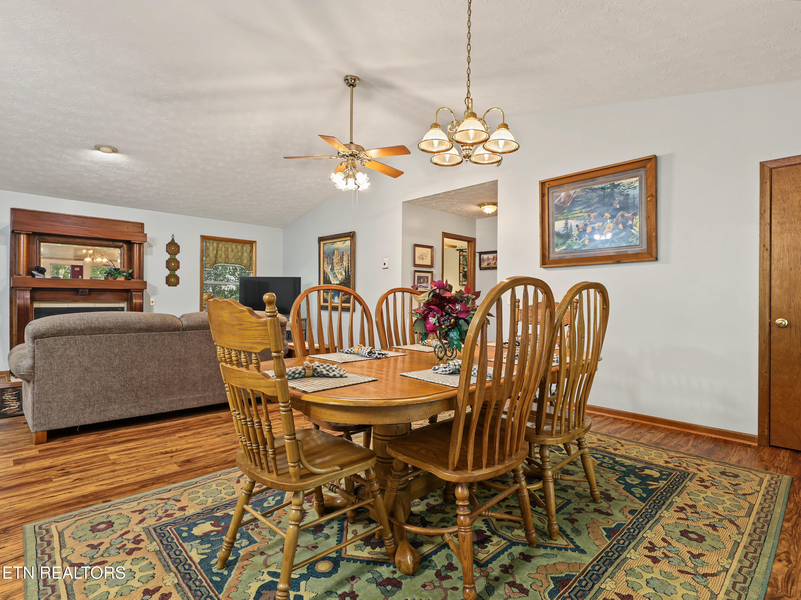 1533 Honey Bee Cove Way Pigeon Forge TN 37863