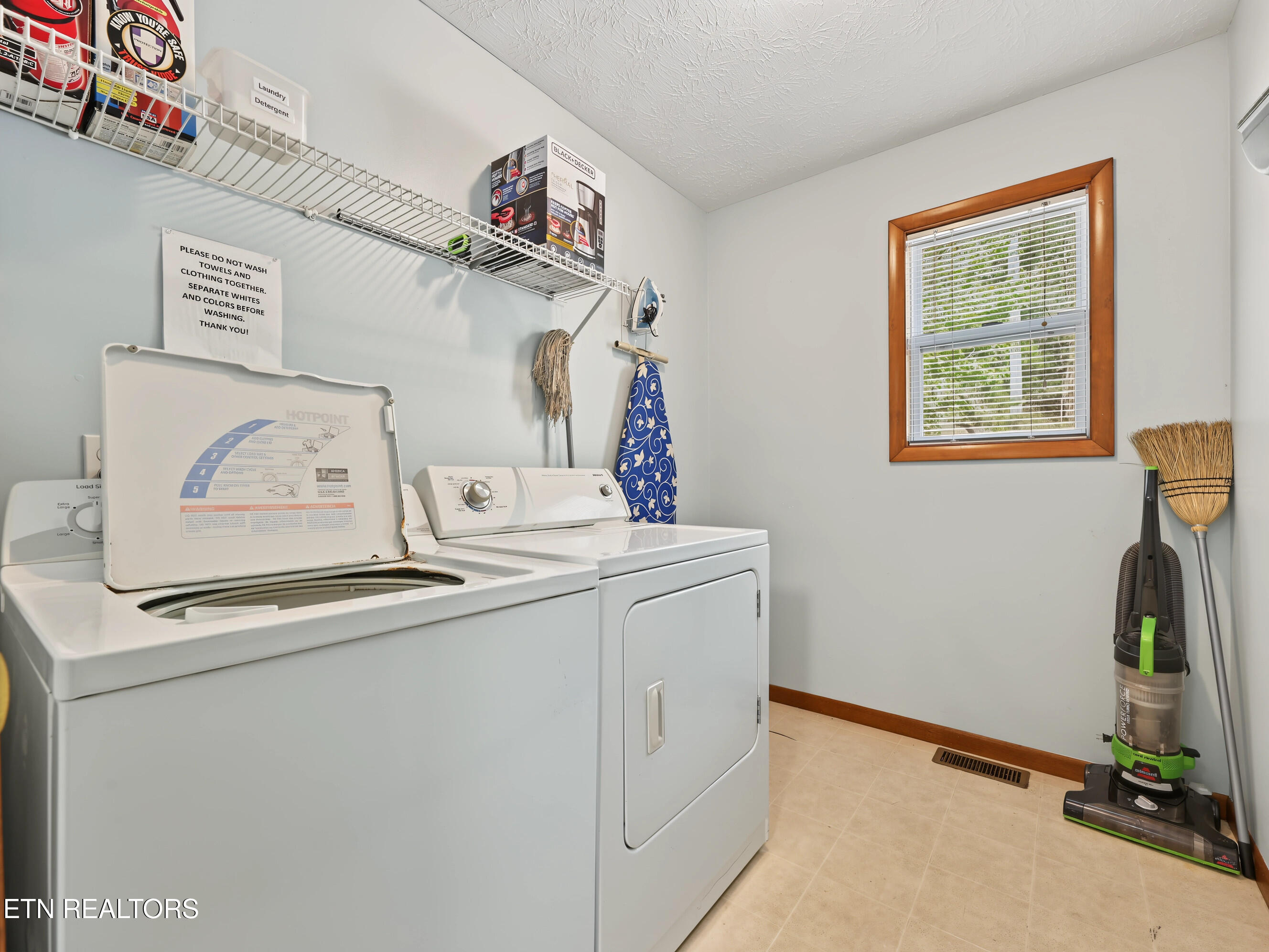1533 Honey Bee Cove Way Pigeon Forge TN 37863