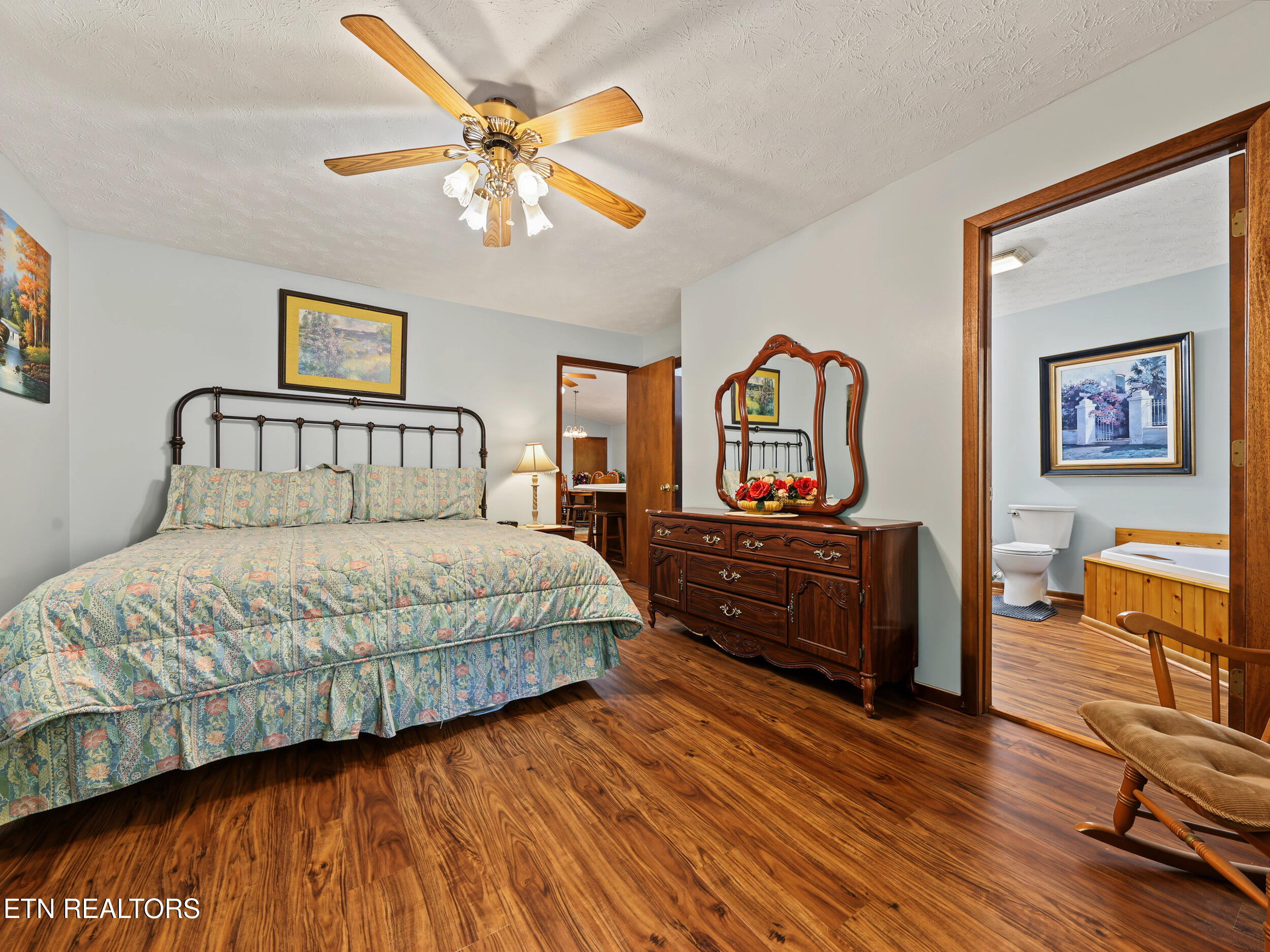 1533 Honey Bee Cove Way Pigeon Forge TN 37863
