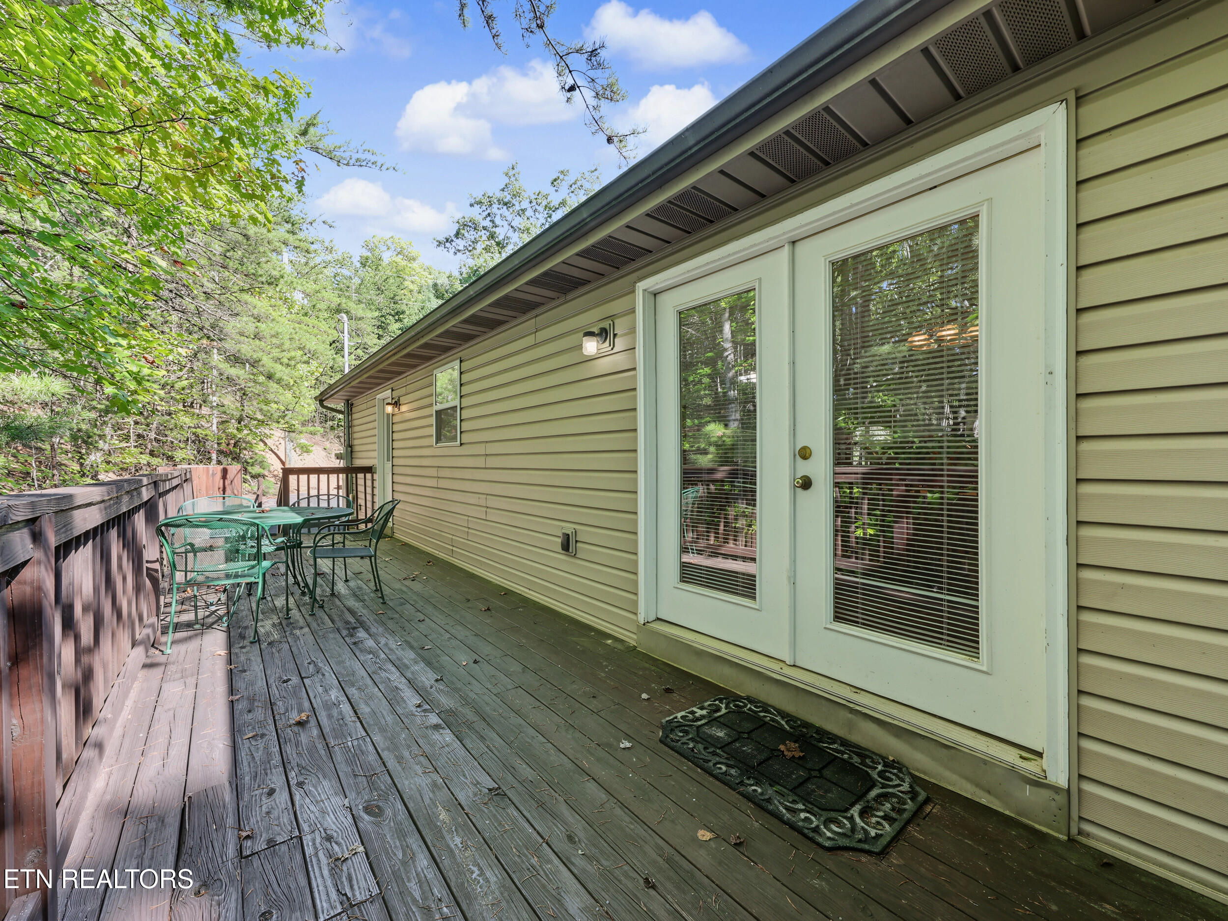 1533 Honey Bee Cove Way Pigeon Forge TN 37863