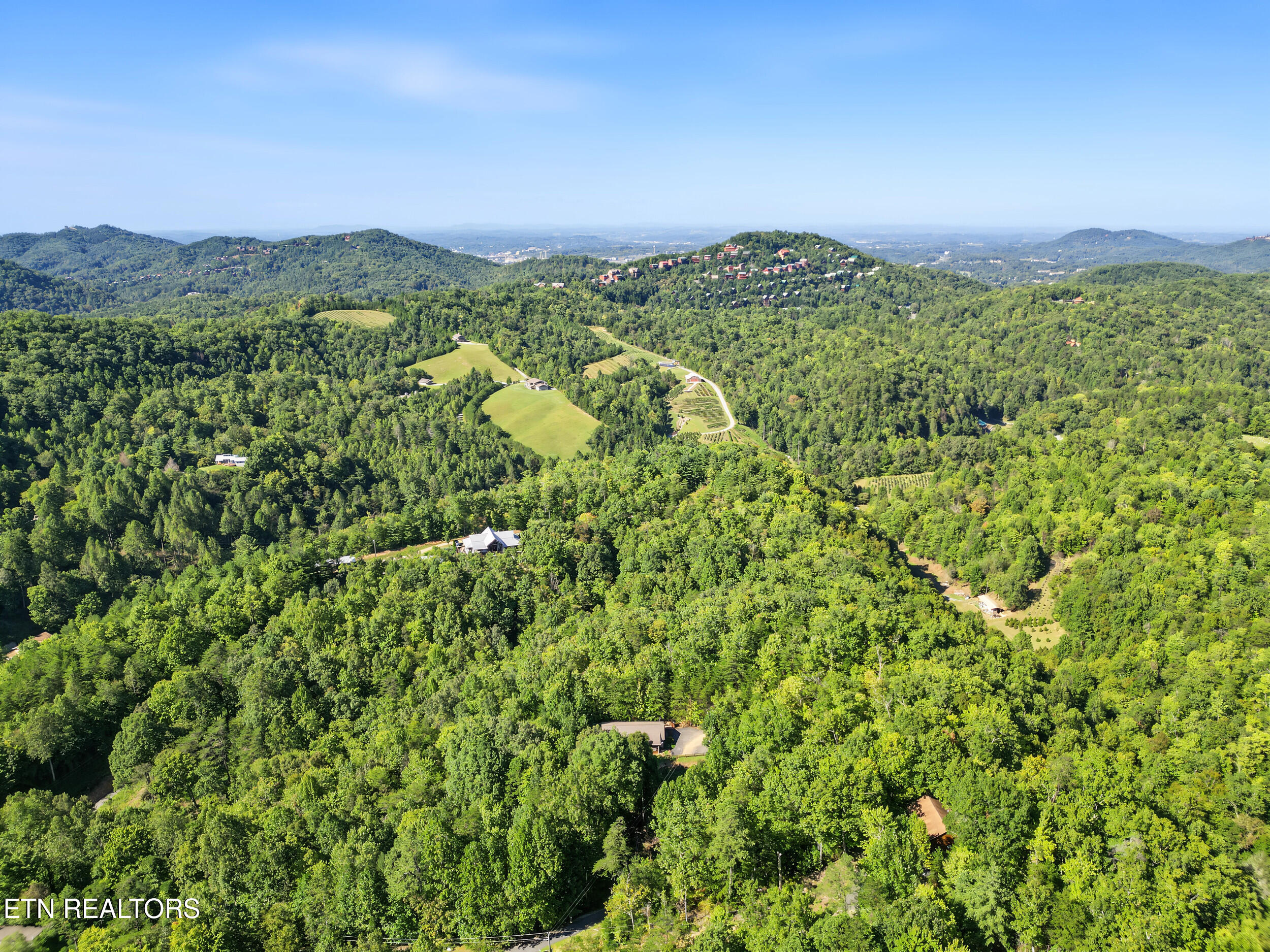 1533 Honey Bee Cove Way Pigeon Forge TN 37863