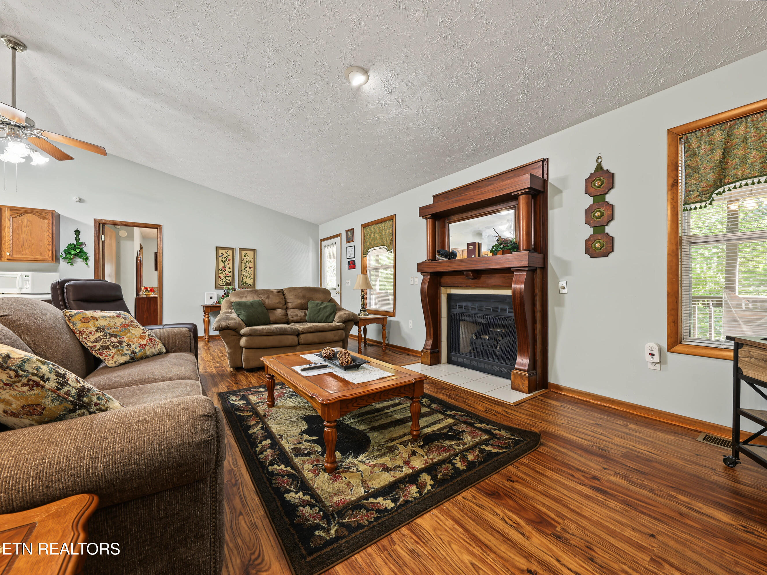 1533 Honey Bee Cove Way Pigeon Forge TN 37863