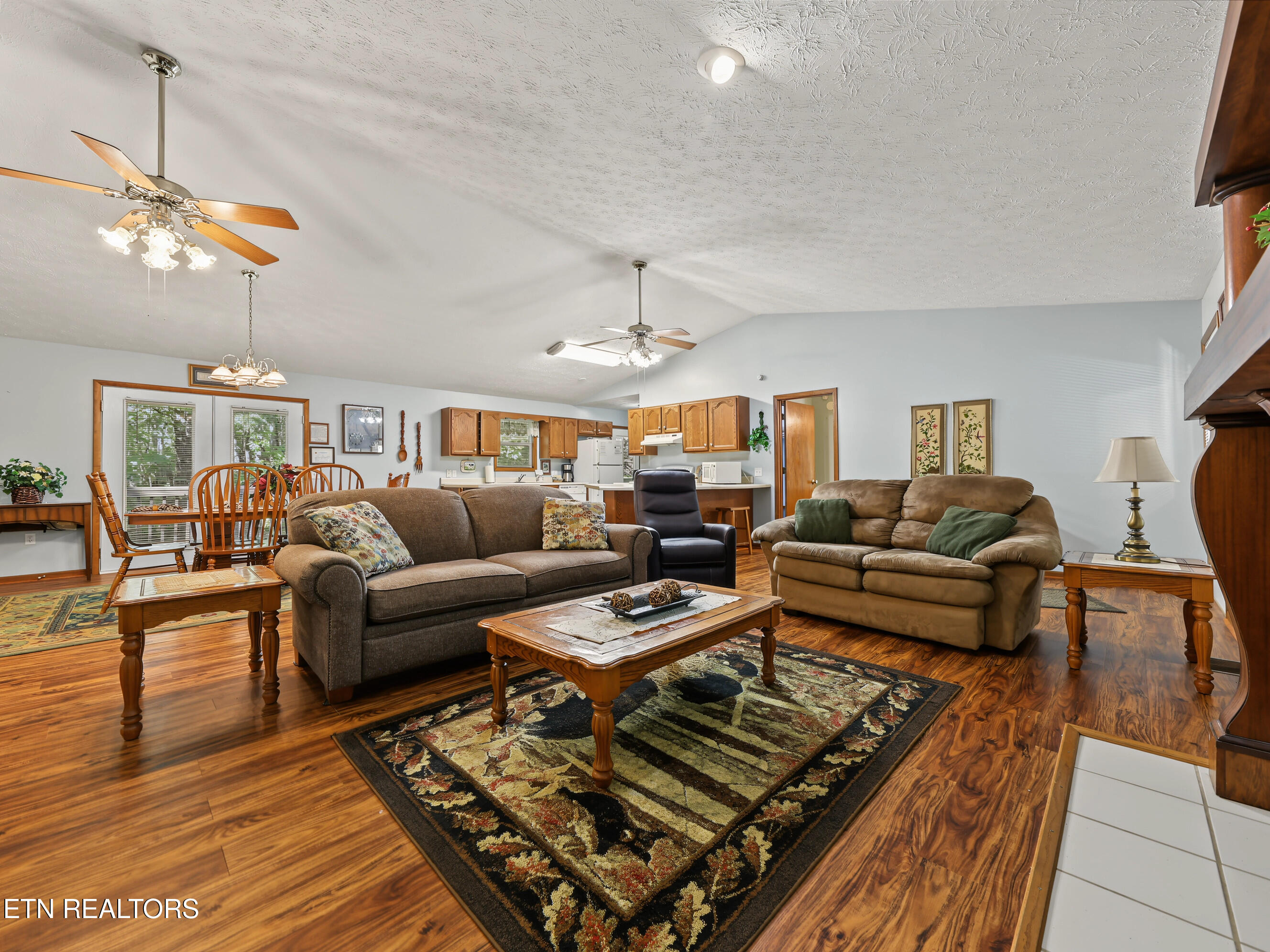 1533 Honey Bee Cove Way Pigeon Forge TN 37863