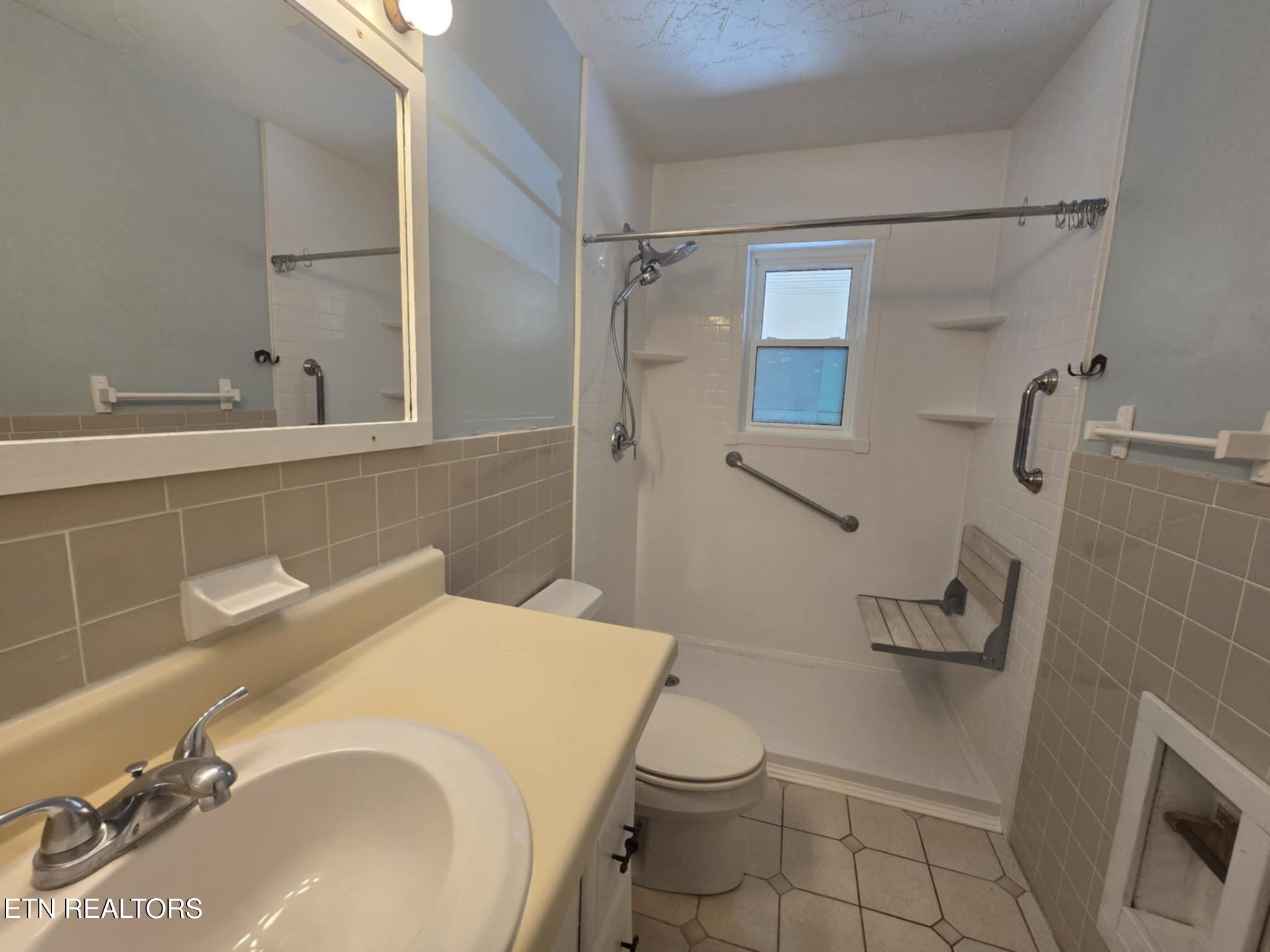 1873 Hugh Drive Morristown TN 37813