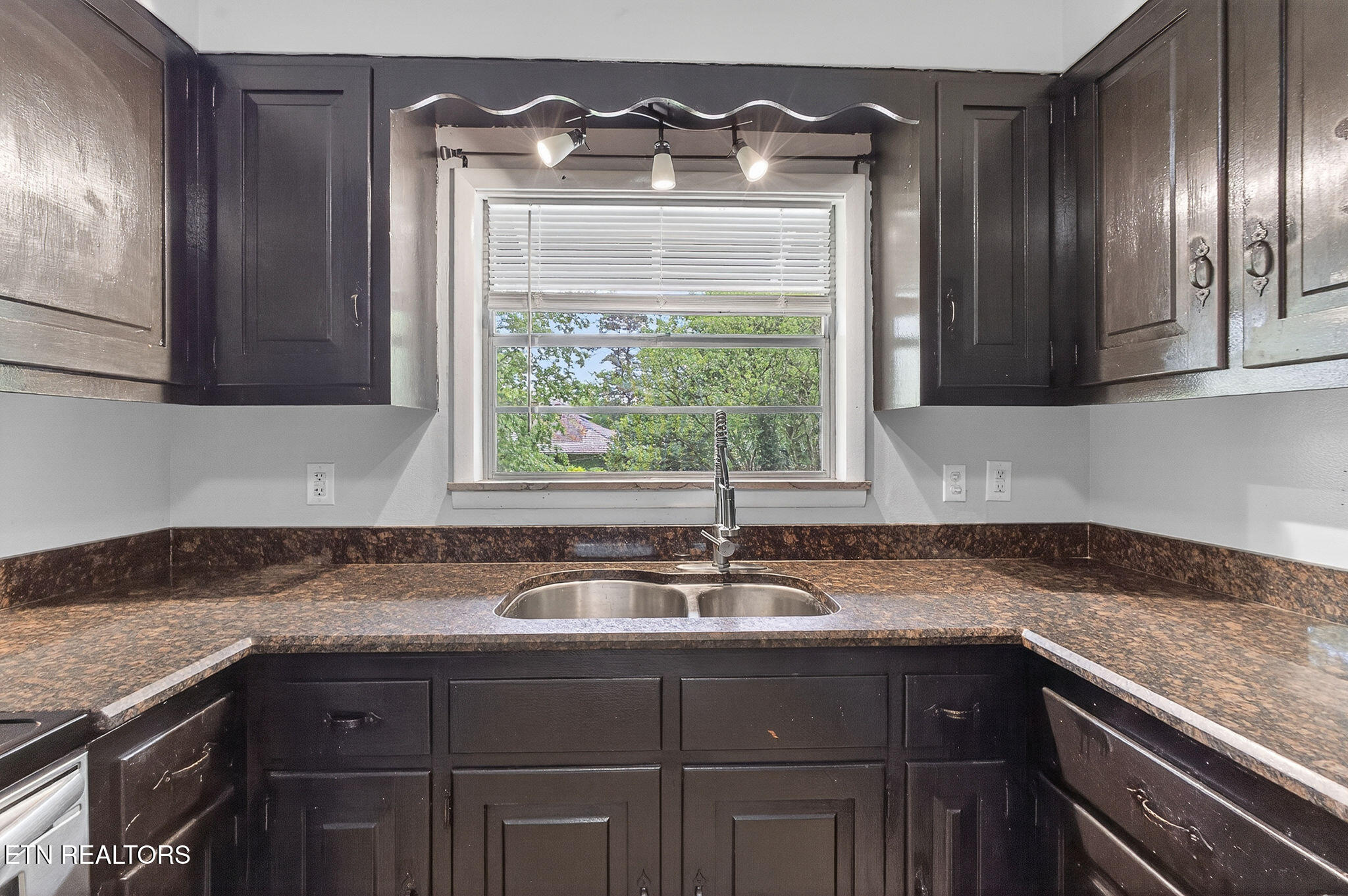 414 Guille Street Athens TN 37303