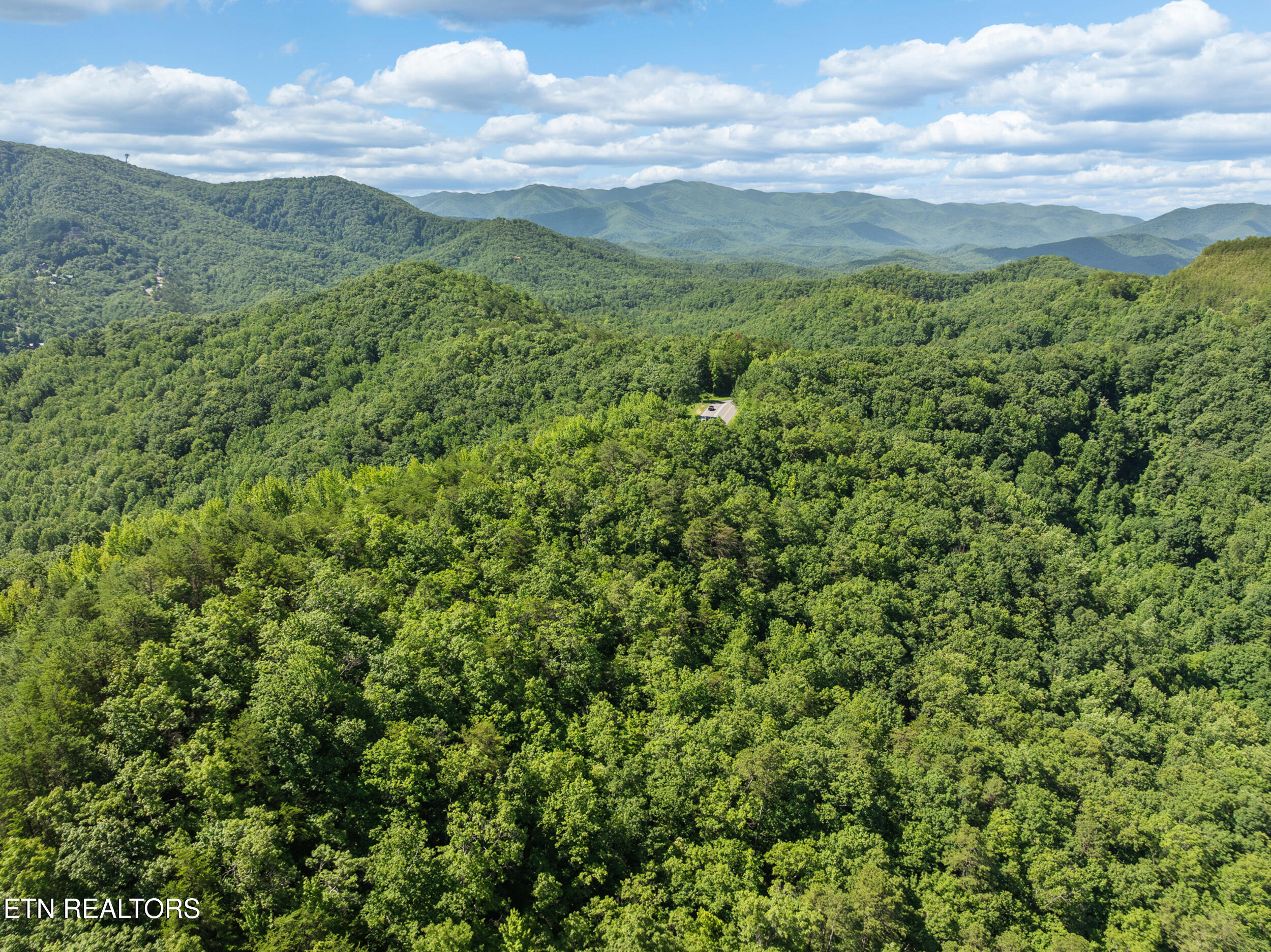 2792 Happy Hollow Road Sevierville TN 37862