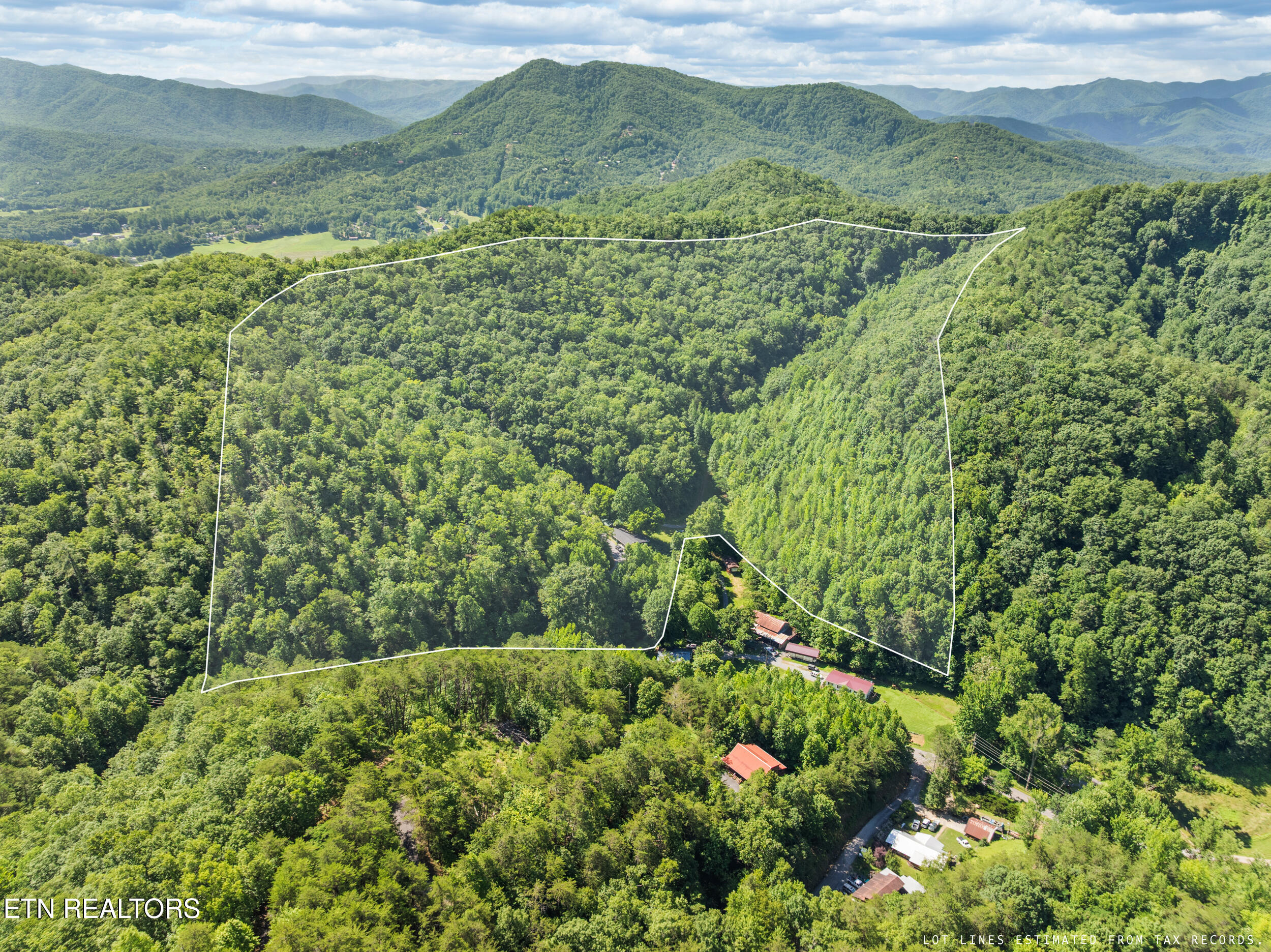 2792 Happy Hollow Road Sevierville TN 37862