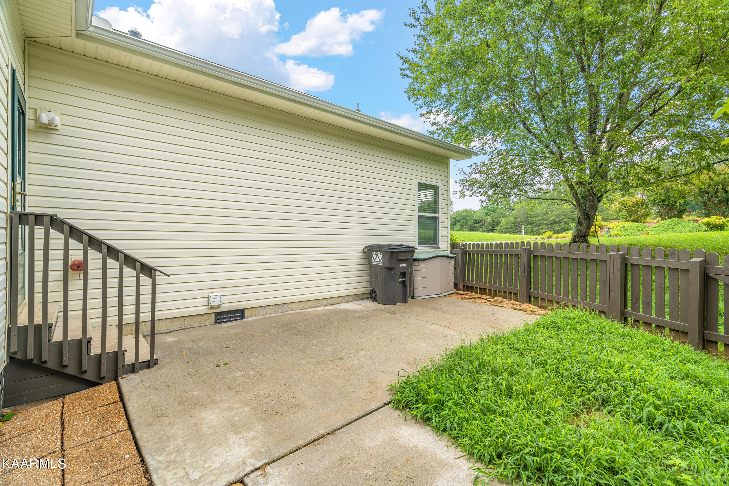 102 Amohi Way Loudon TN 37774