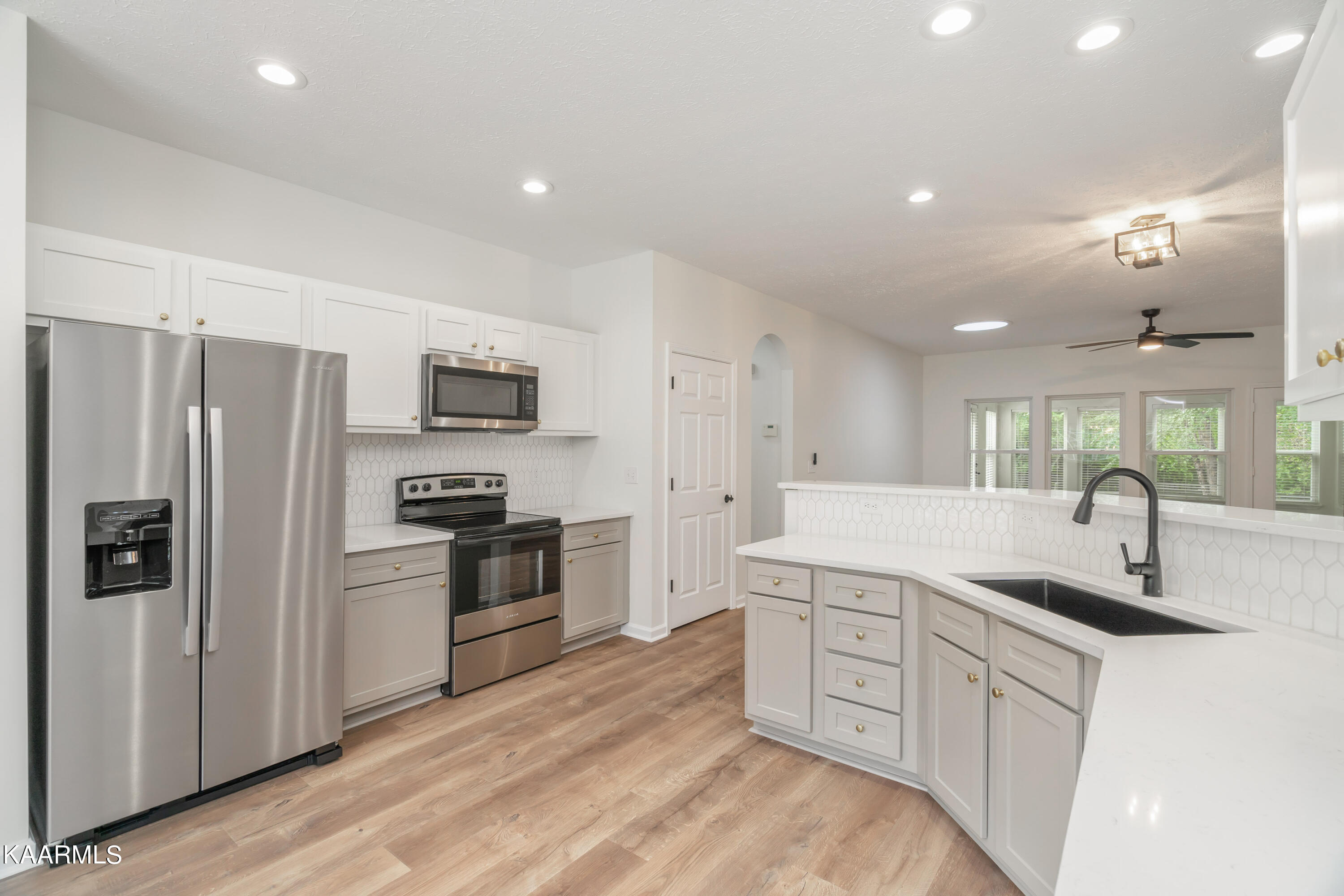 102 Amohi Way Loudon TN 37774