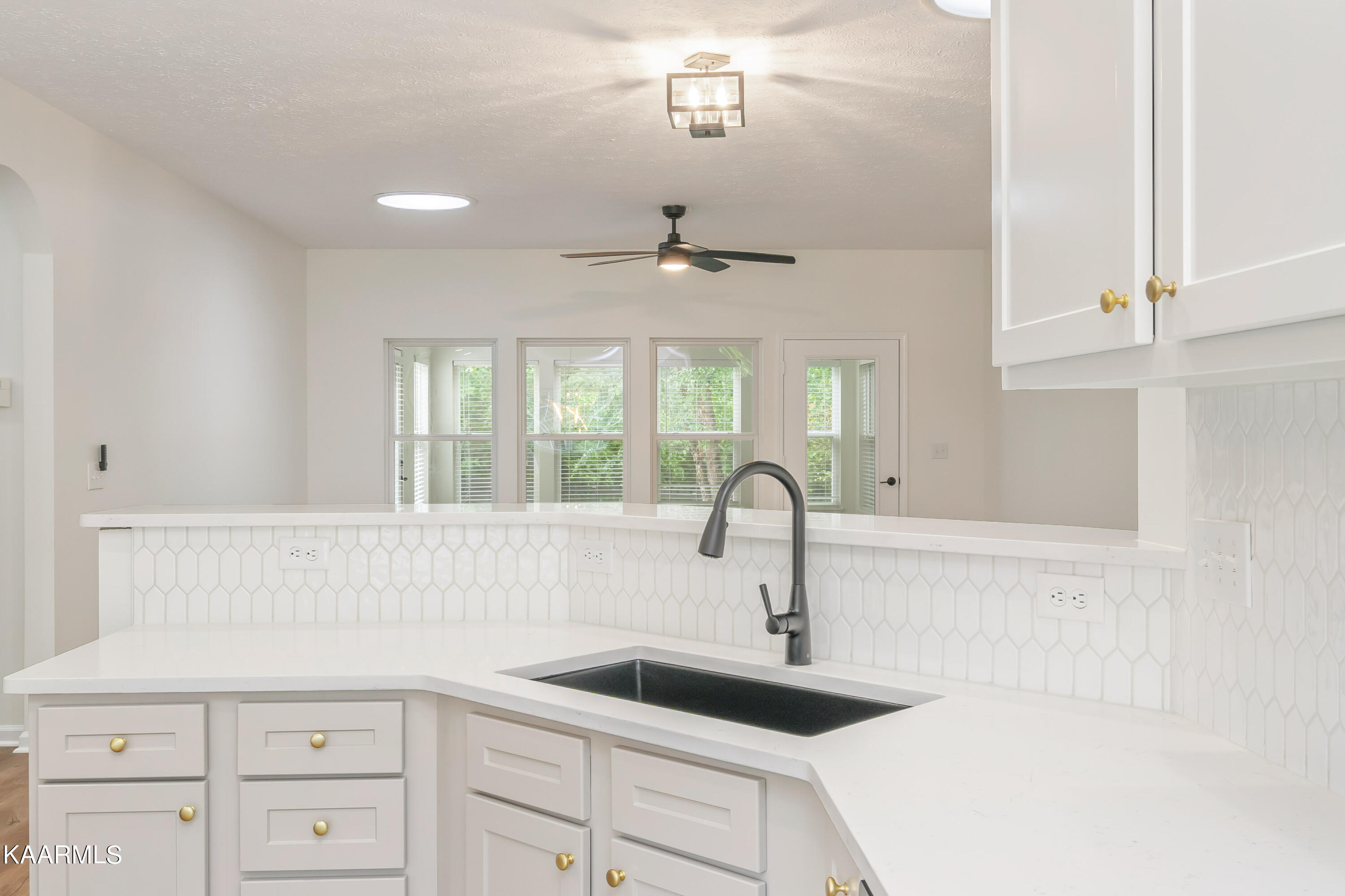 102 Amohi Way Loudon TN 37774