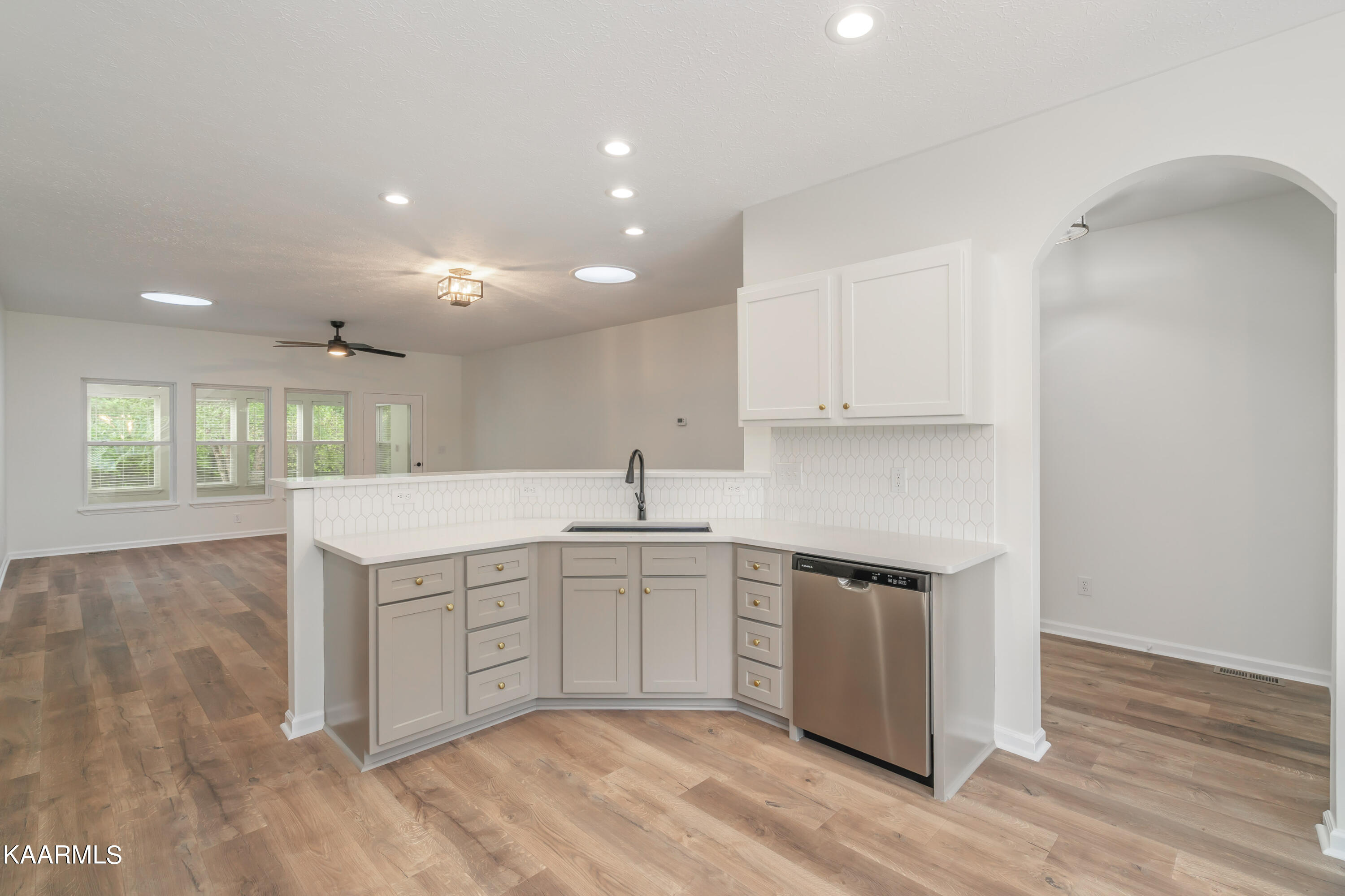 102 Amohi Way Loudon TN 37774