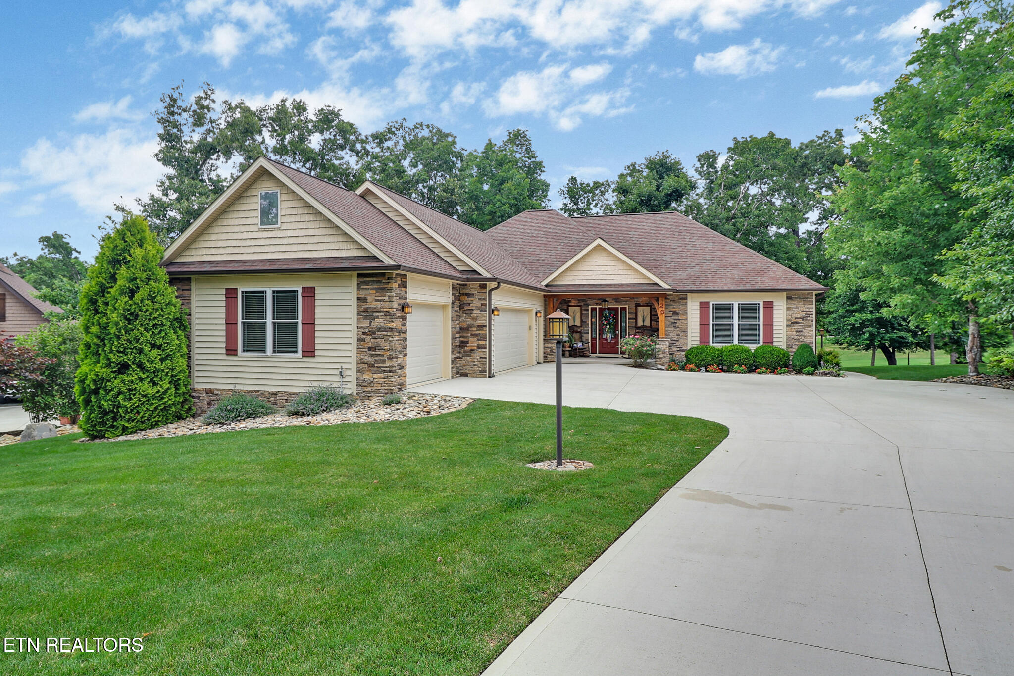 26 Dylan Lane Crossville TN 38558