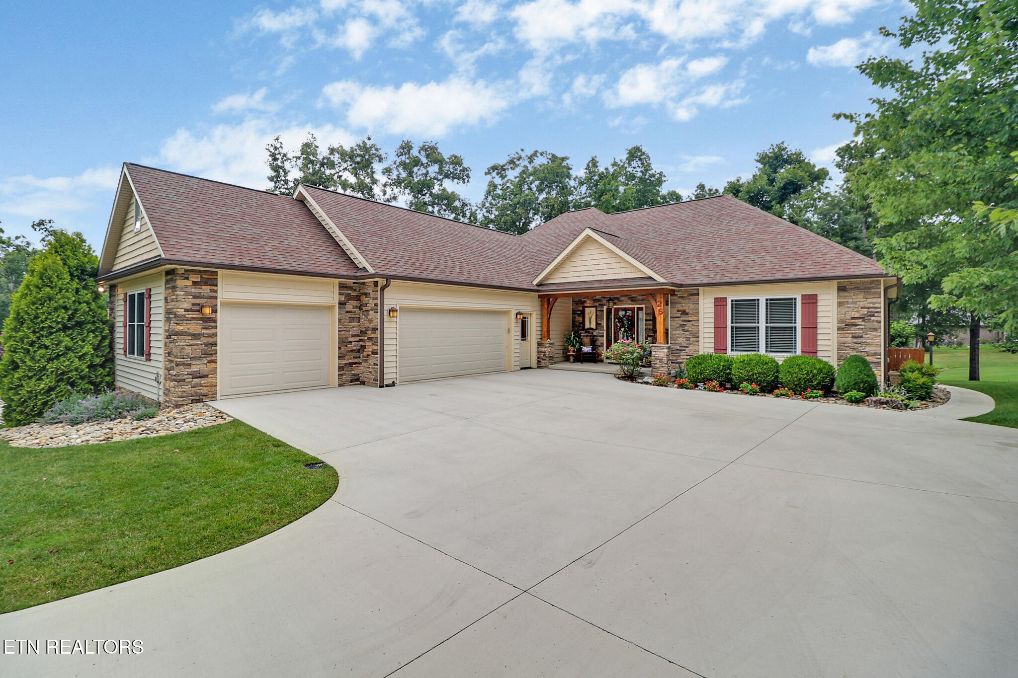 26 Dylan Lane Crossville TN 38558