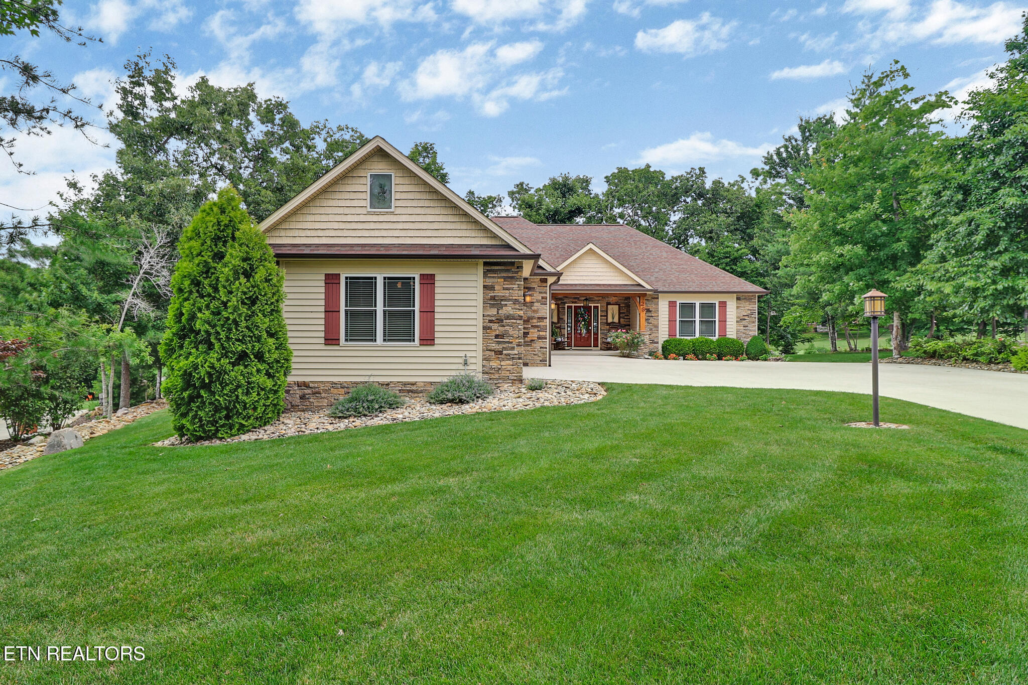 26 Dylan Lane Crossville TN 38558
