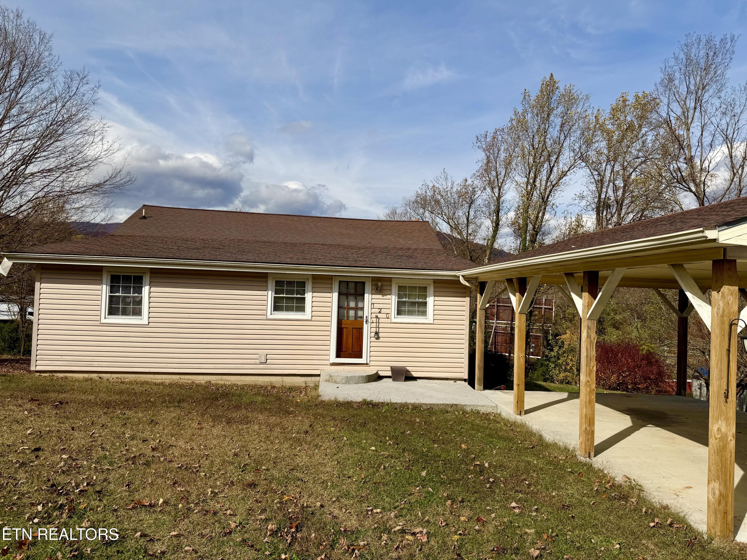 120 W Lowe Drive Caryville TN 37714