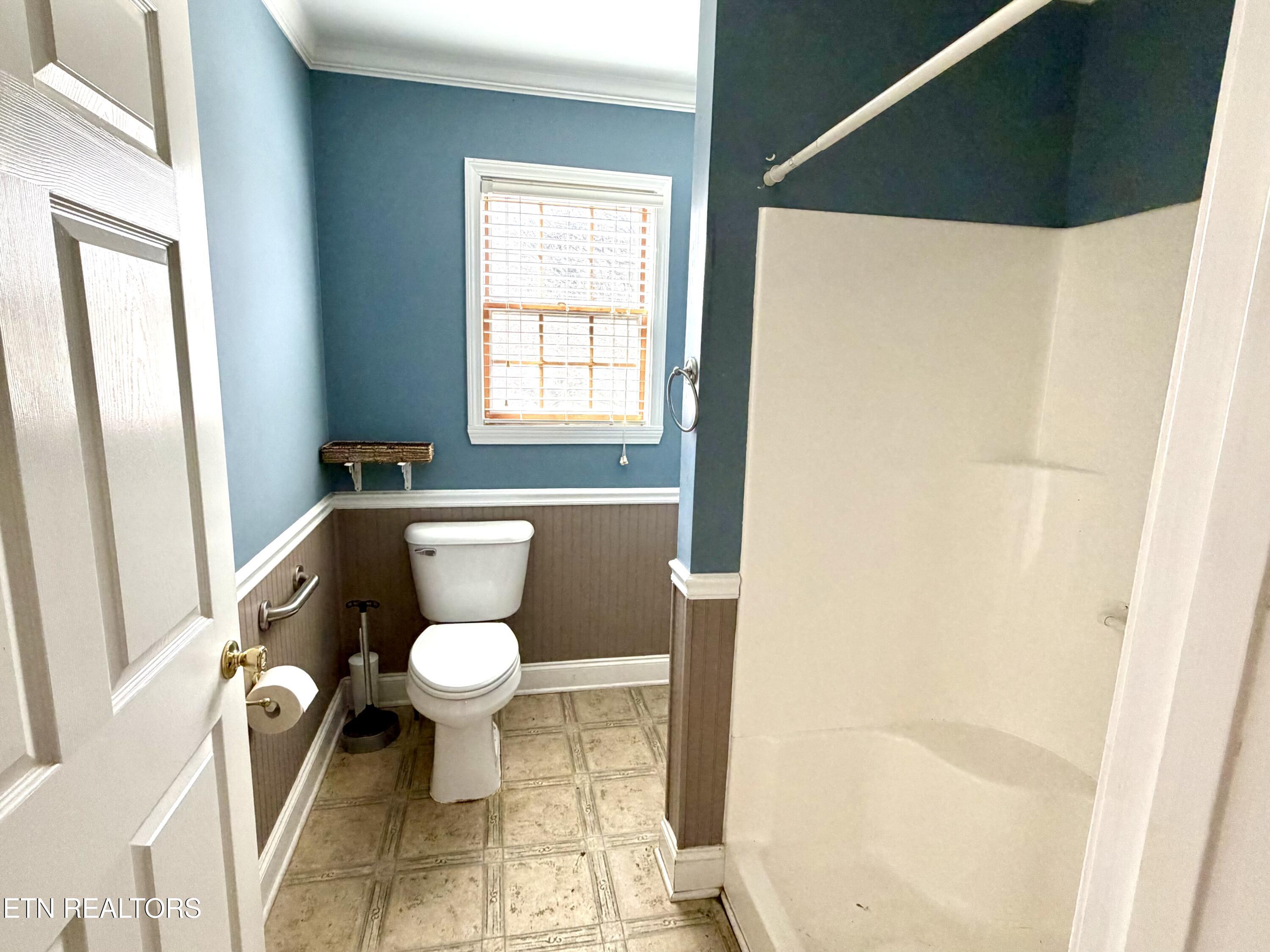 120 W Lowe Drive Caryville TN 37714
