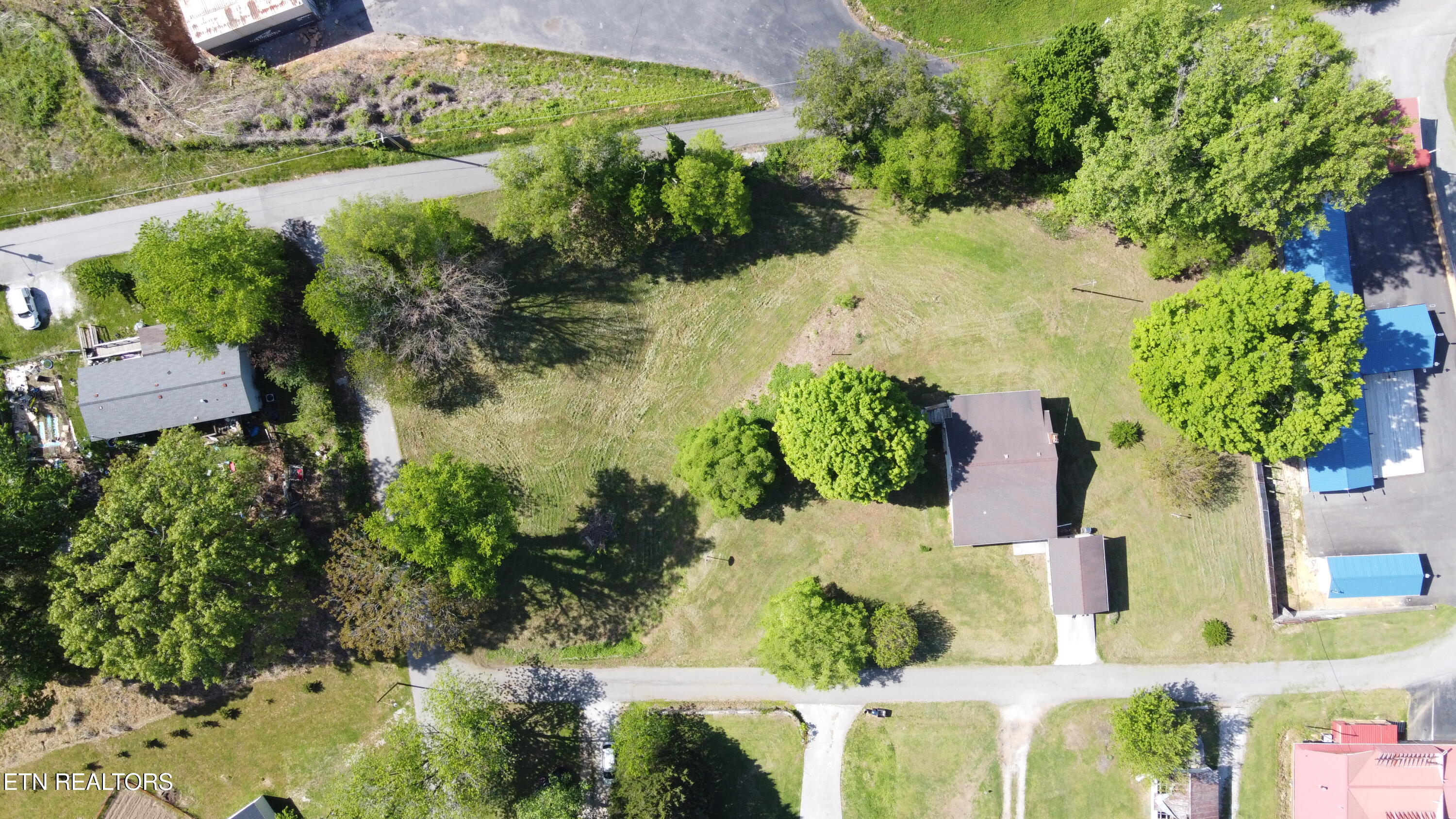 120 W Lowe Drive Caryville TN 37714