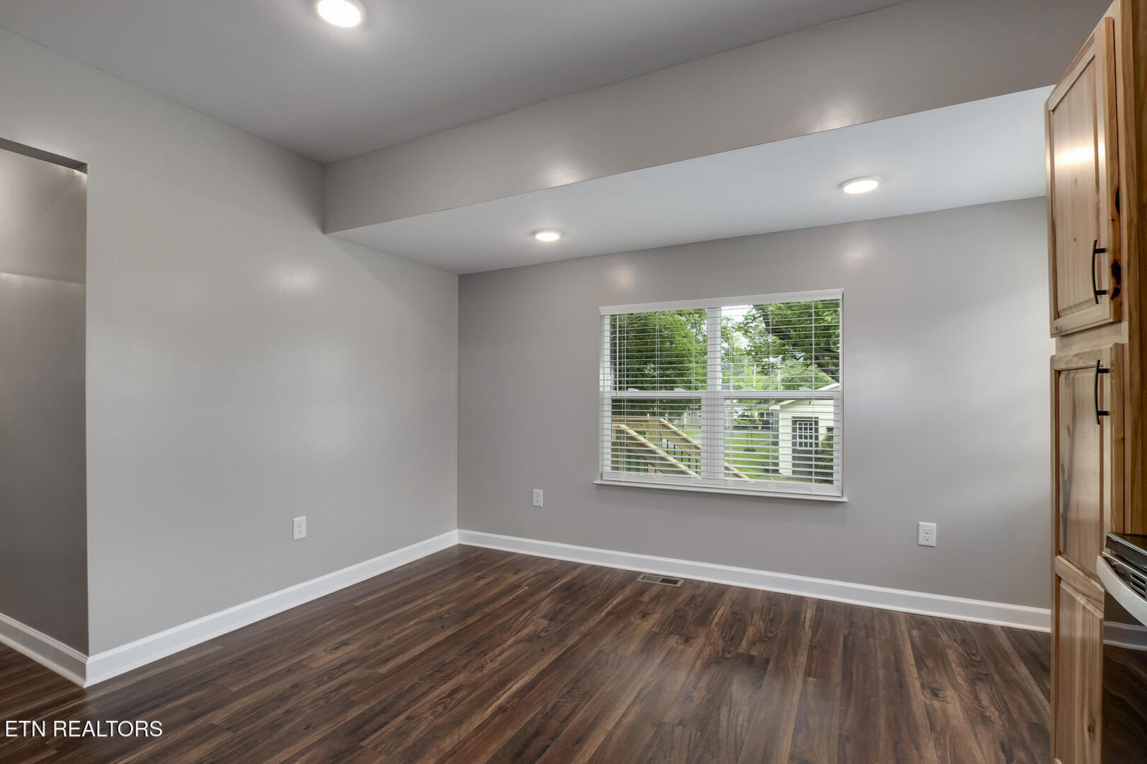 327 Ohio Avenue Etowah TN 37331