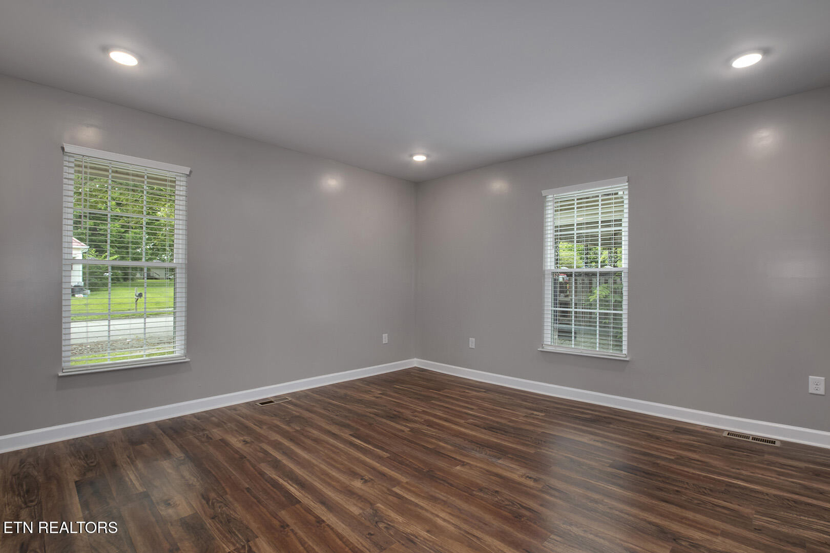 327 Ohio Avenue Etowah TN 37331