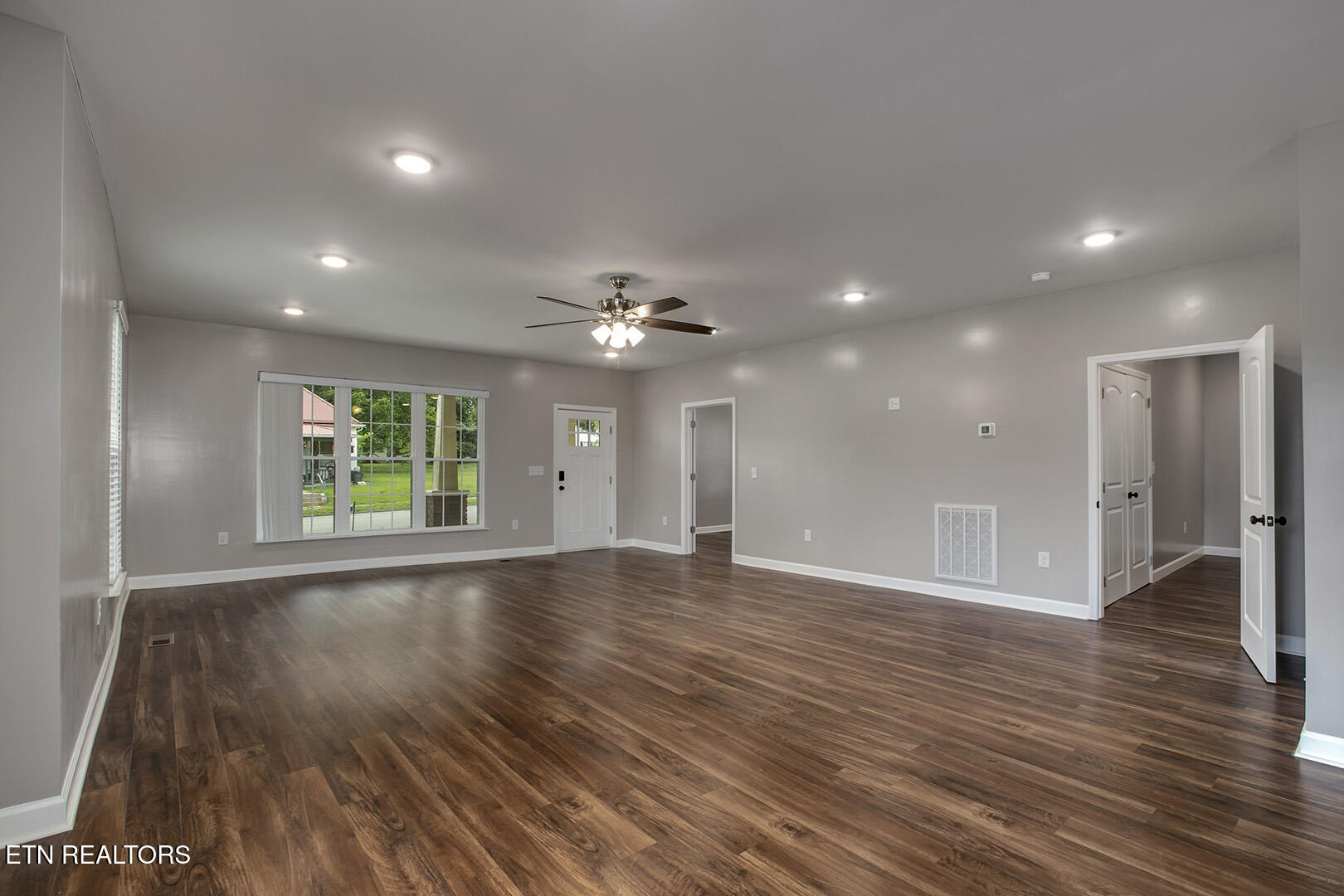 327 Ohio Avenue Etowah TN 37331
