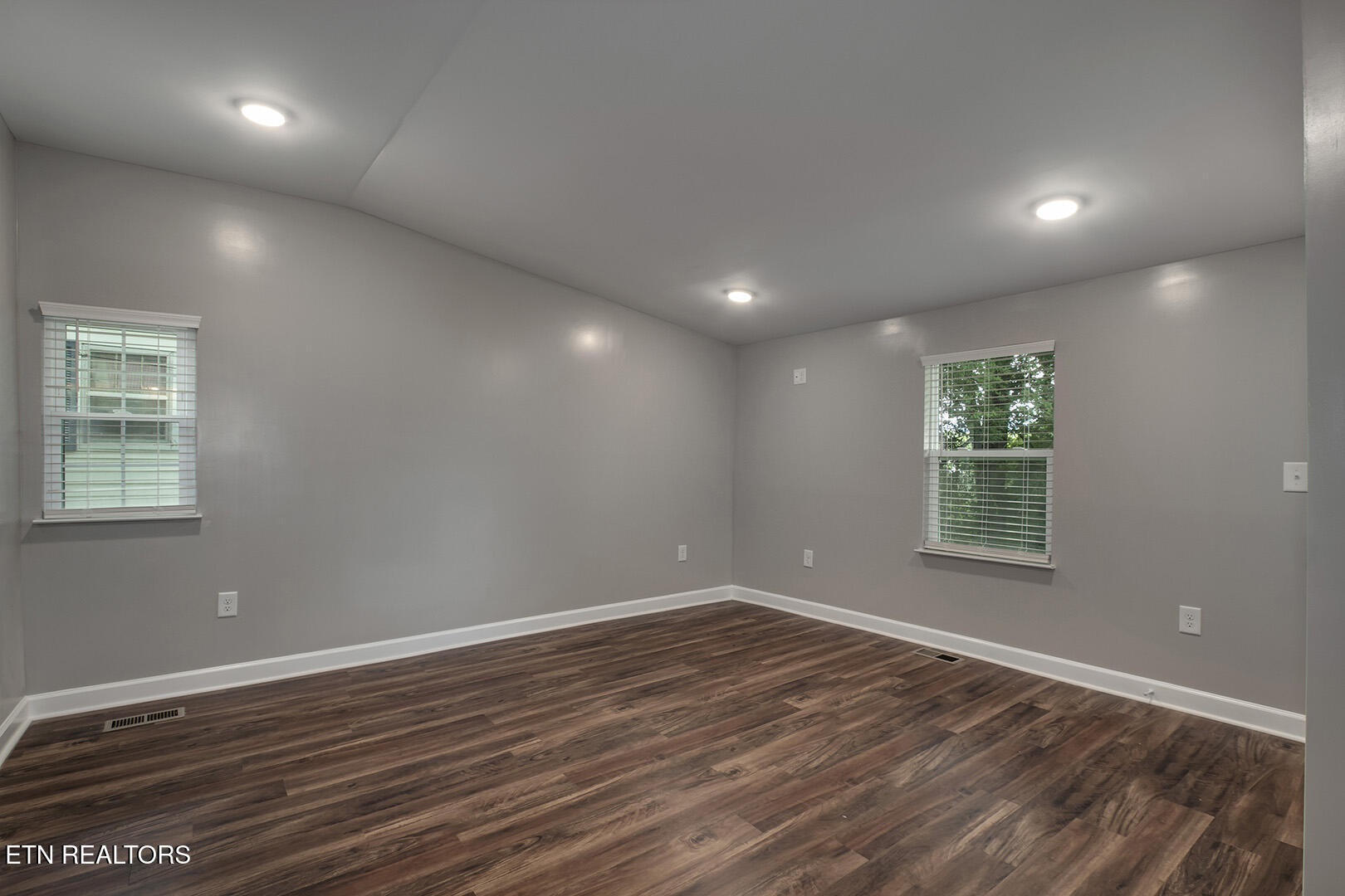 327 Ohio Avenue Etowah TN 37331