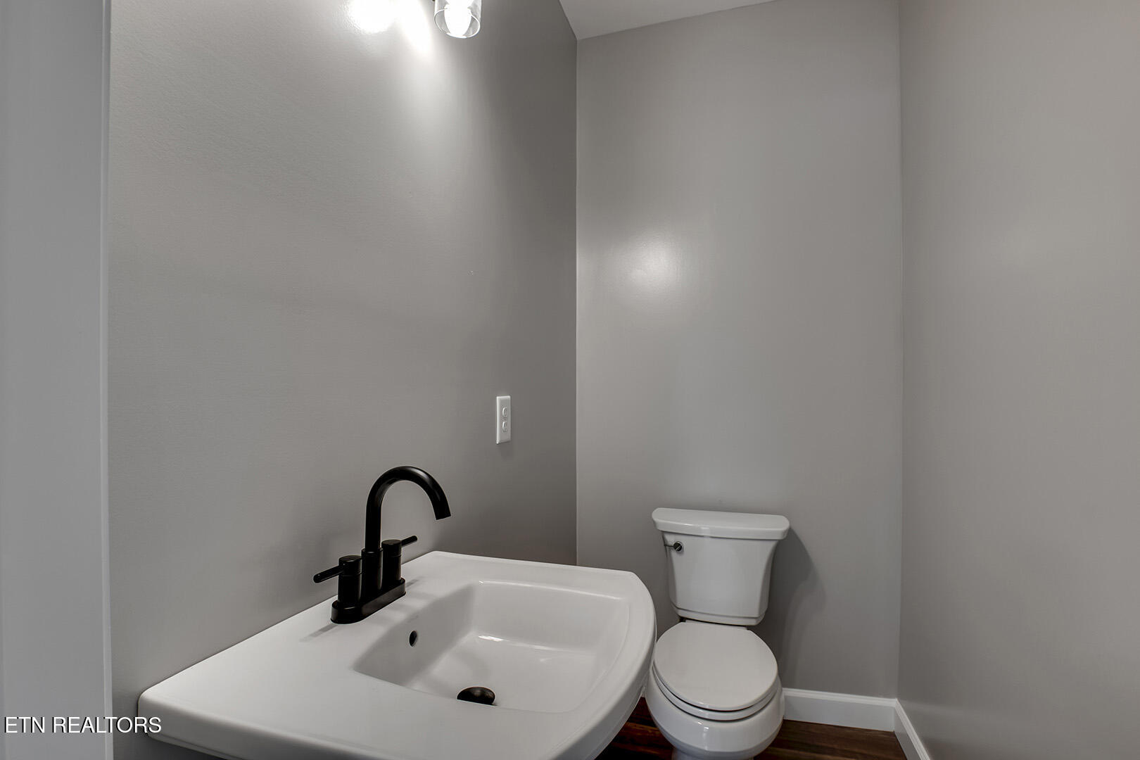 327 Ohio Avenue Etowah TN 37331