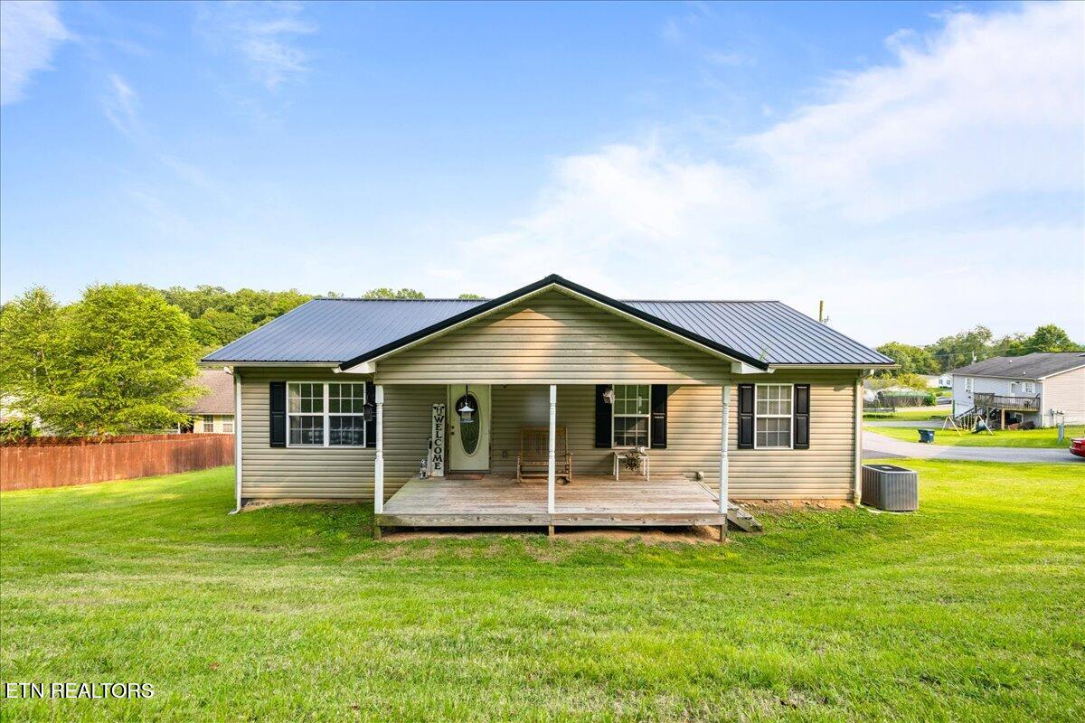 115 Sam William Lane Jacksboro TN 37757