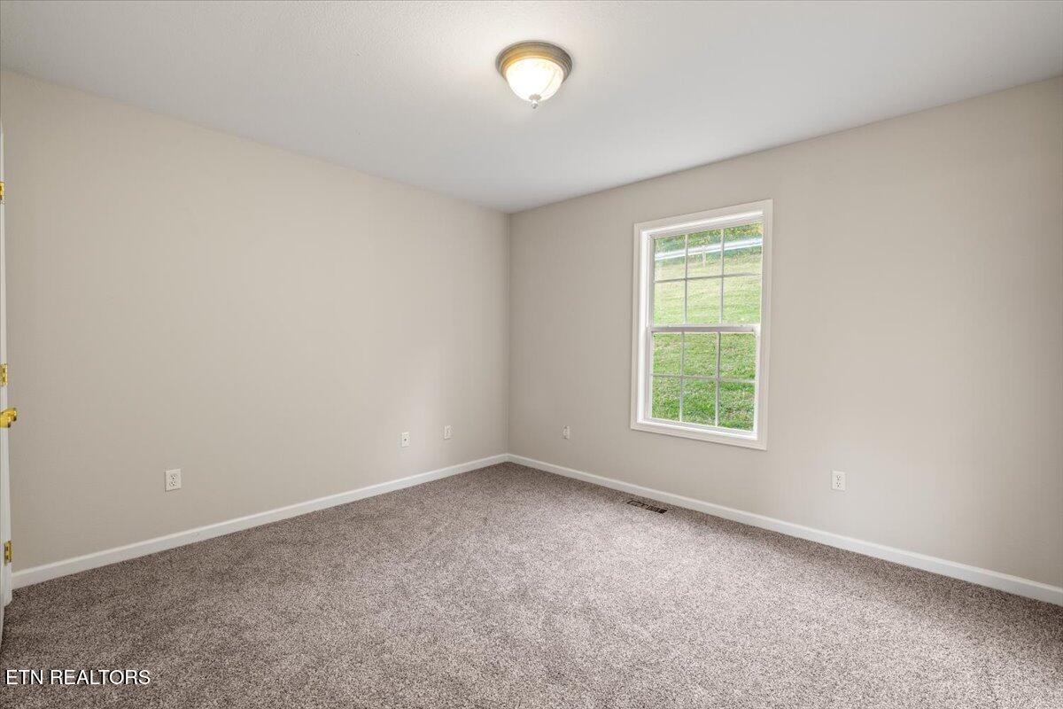 115 Sam William Lane Jacksboro TN 37757