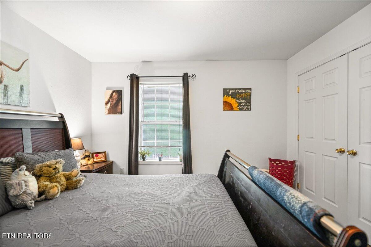 115 Sam William Lane Jacksboro TN 37757