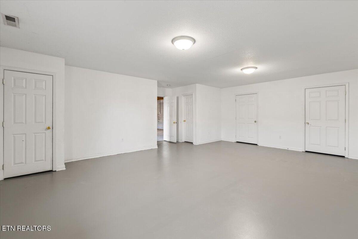 115 Sam William Lane Jacksboro TN 37757