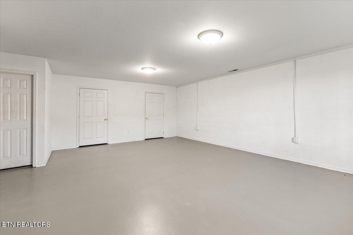 115 Sam William Lane Jacksboro TN 37757