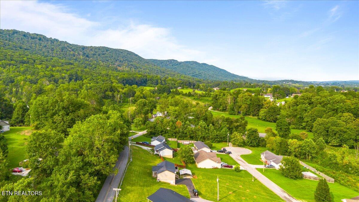 115 Sam William Lane Jacksboro TN 37757