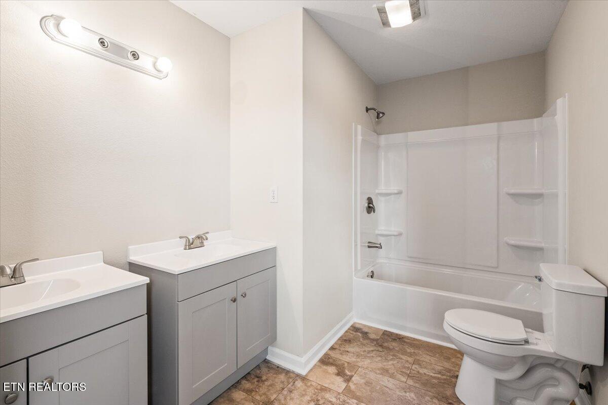 115 Sam William Lane Jacksboro TN 37757