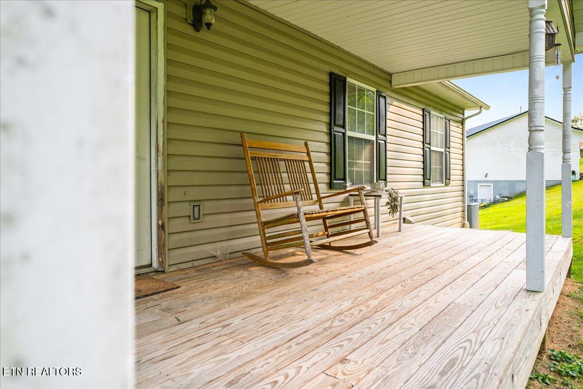 115 Sam William Lane Jacksboro TN 37757