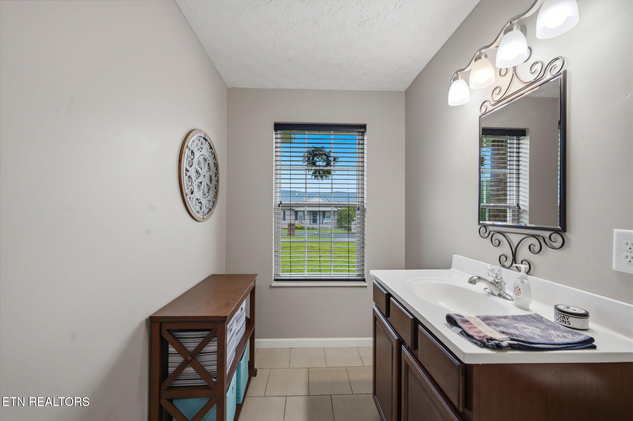 2847 English Valley Lane Sevierville TN 37876